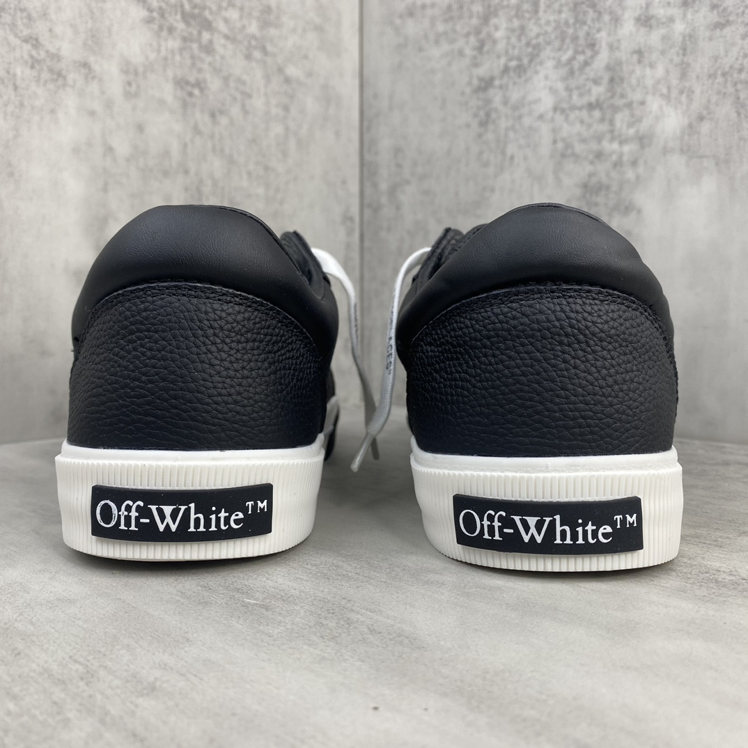 Off-White Low Vulcanized Sneakers Black