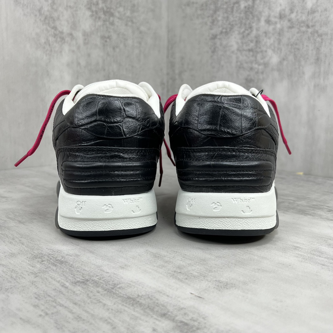 Off-White Low-Top Sneaker Black/White