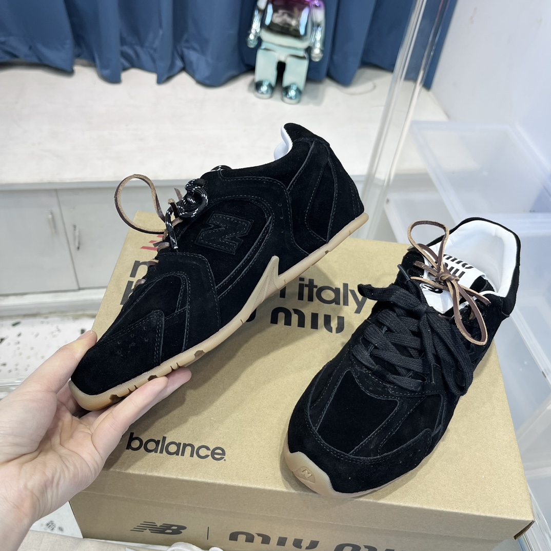 Miu Miu x New Balance 530 Sneakers Black