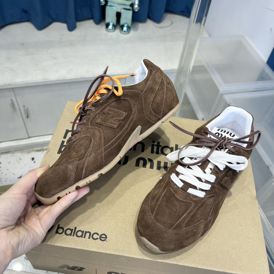 New Balance 530 Suede Sneaker Brown