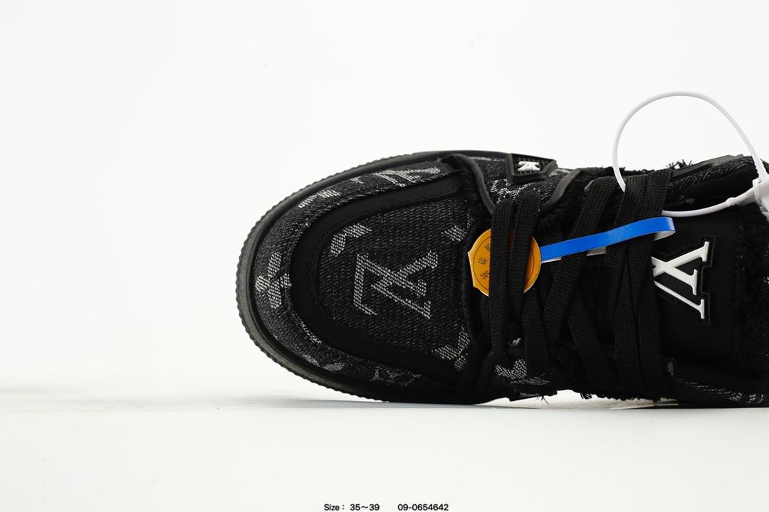 Louis Vuitton Trainer Low Sneakers Black