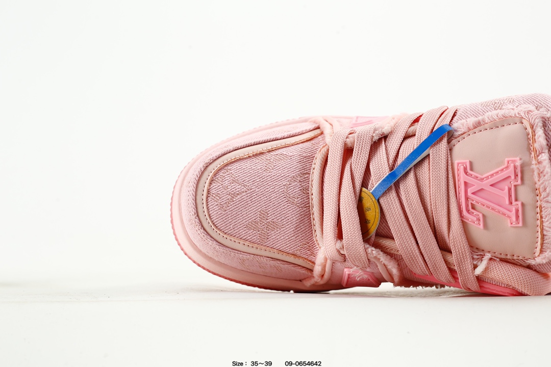 Louis Vuitton Trainer Low Sneakers Pink