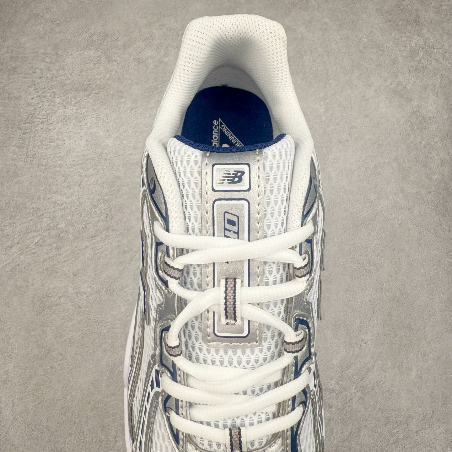 New Balance MR740 Dad Sneakers White/Silver