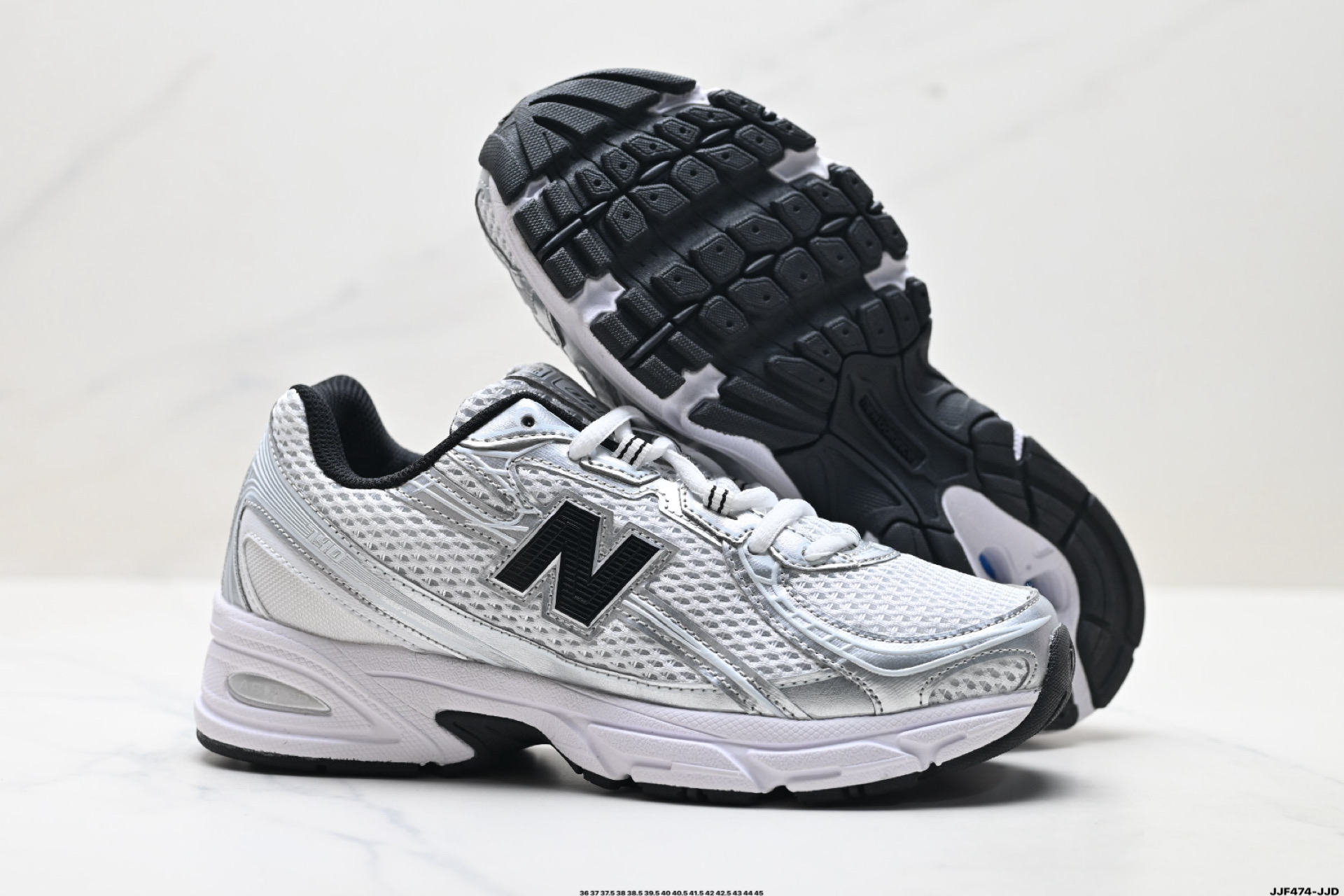 New Balance 740 Retro Runner Silver