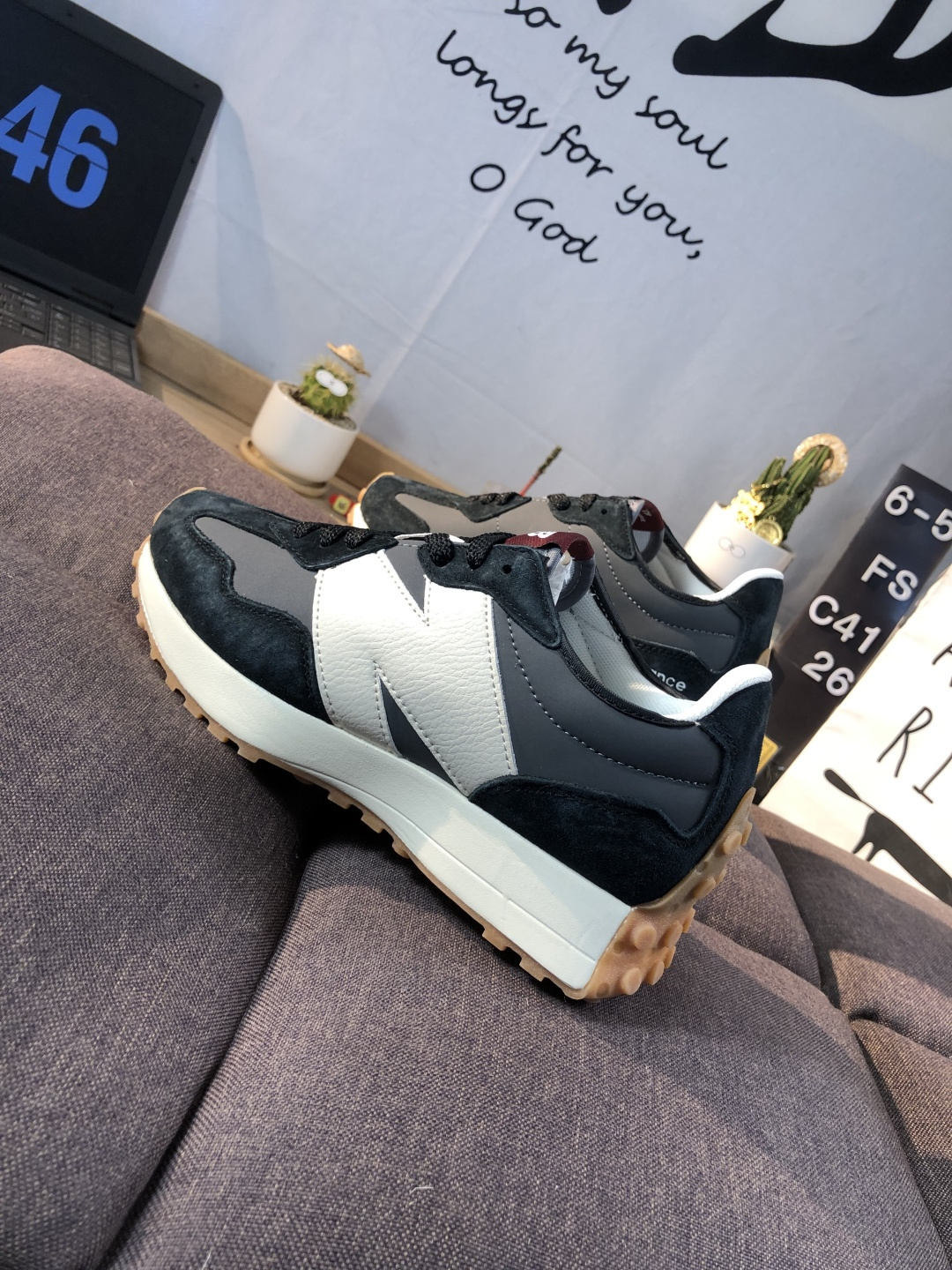 New Balance 327 Retro Runner Black/Gray