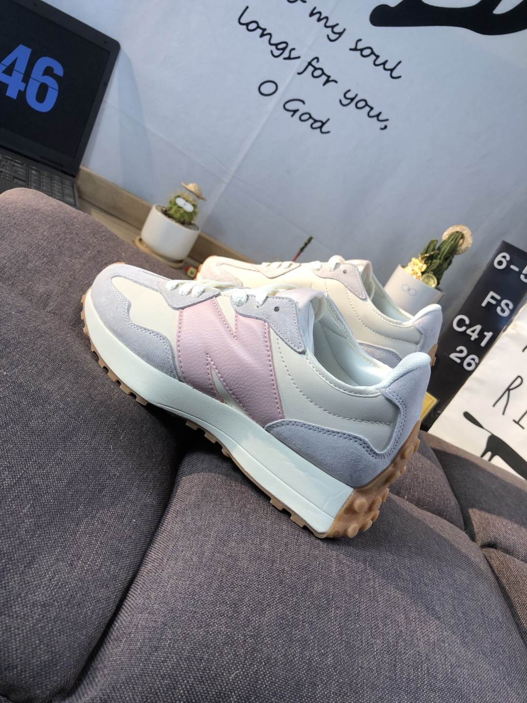 New Balance 327 Retro Runner White Pink