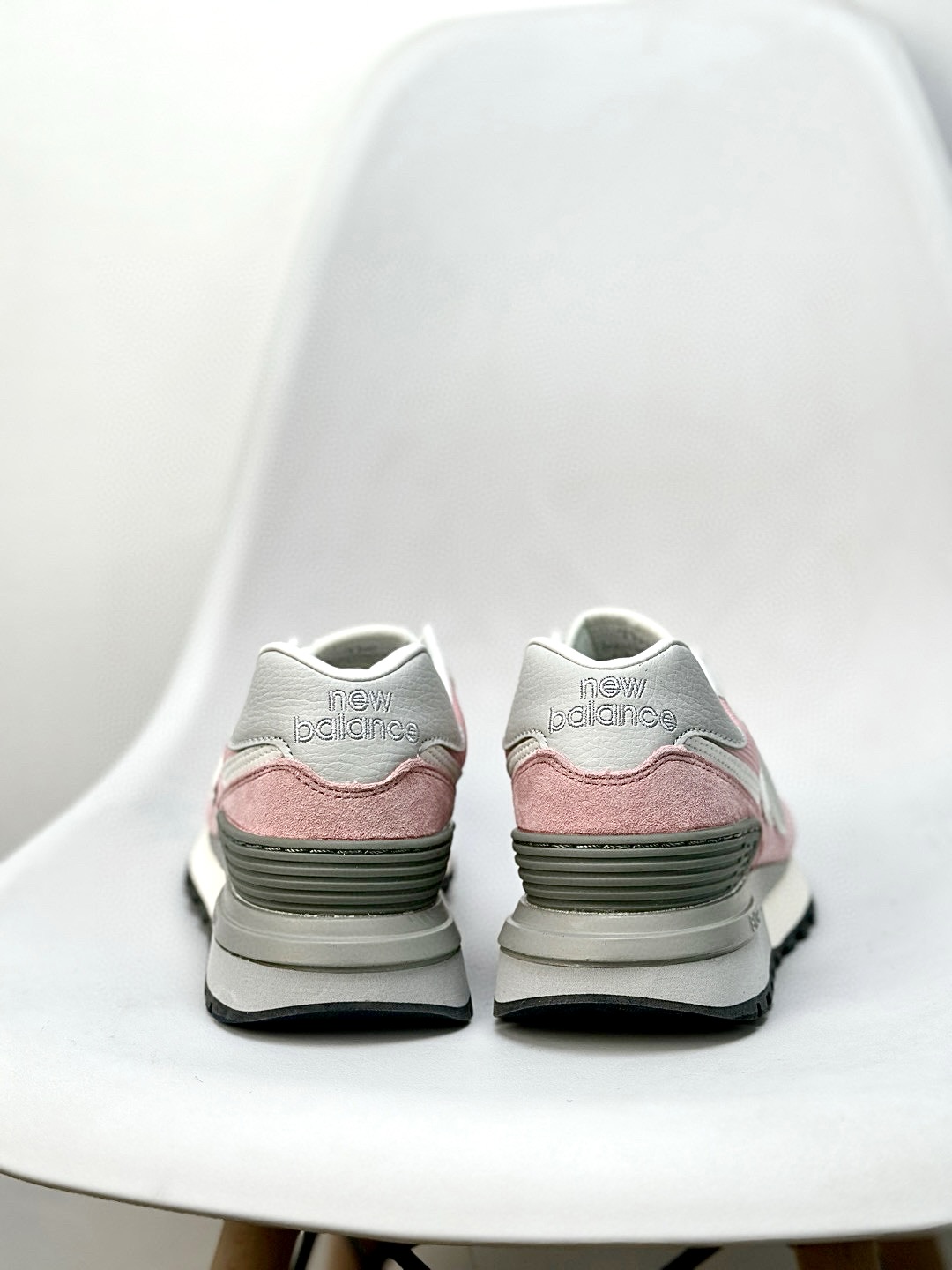 New Balance 574 Retro Sneakers Pink
