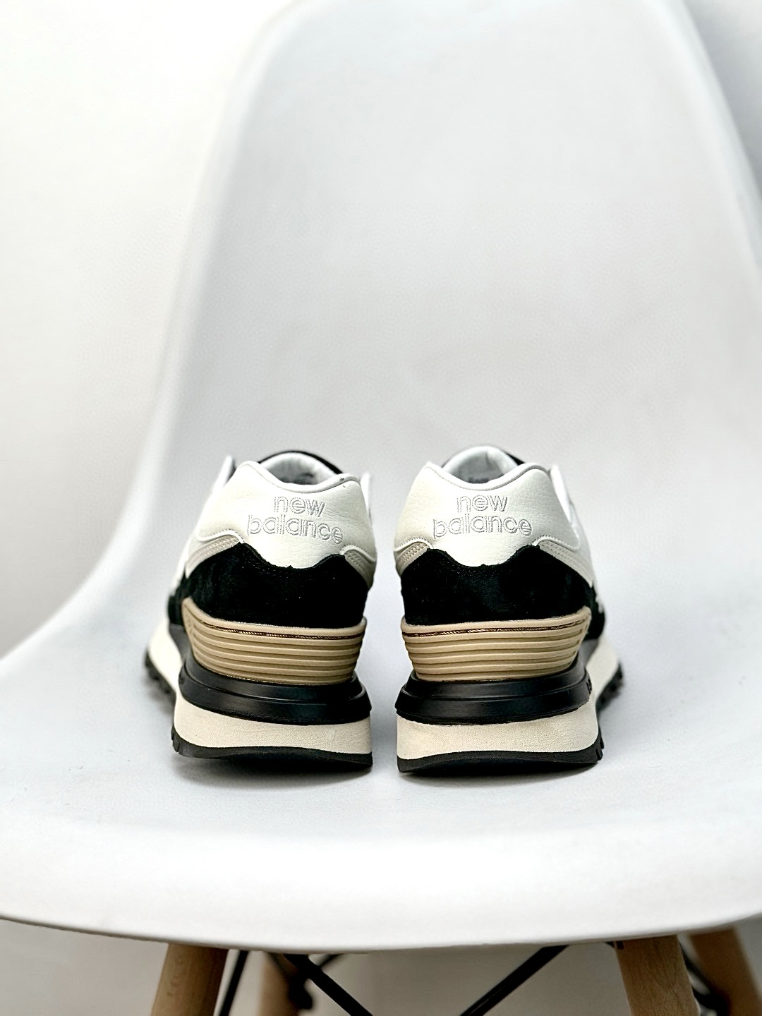 New Balance U574LGRN Retro Runner Black/White