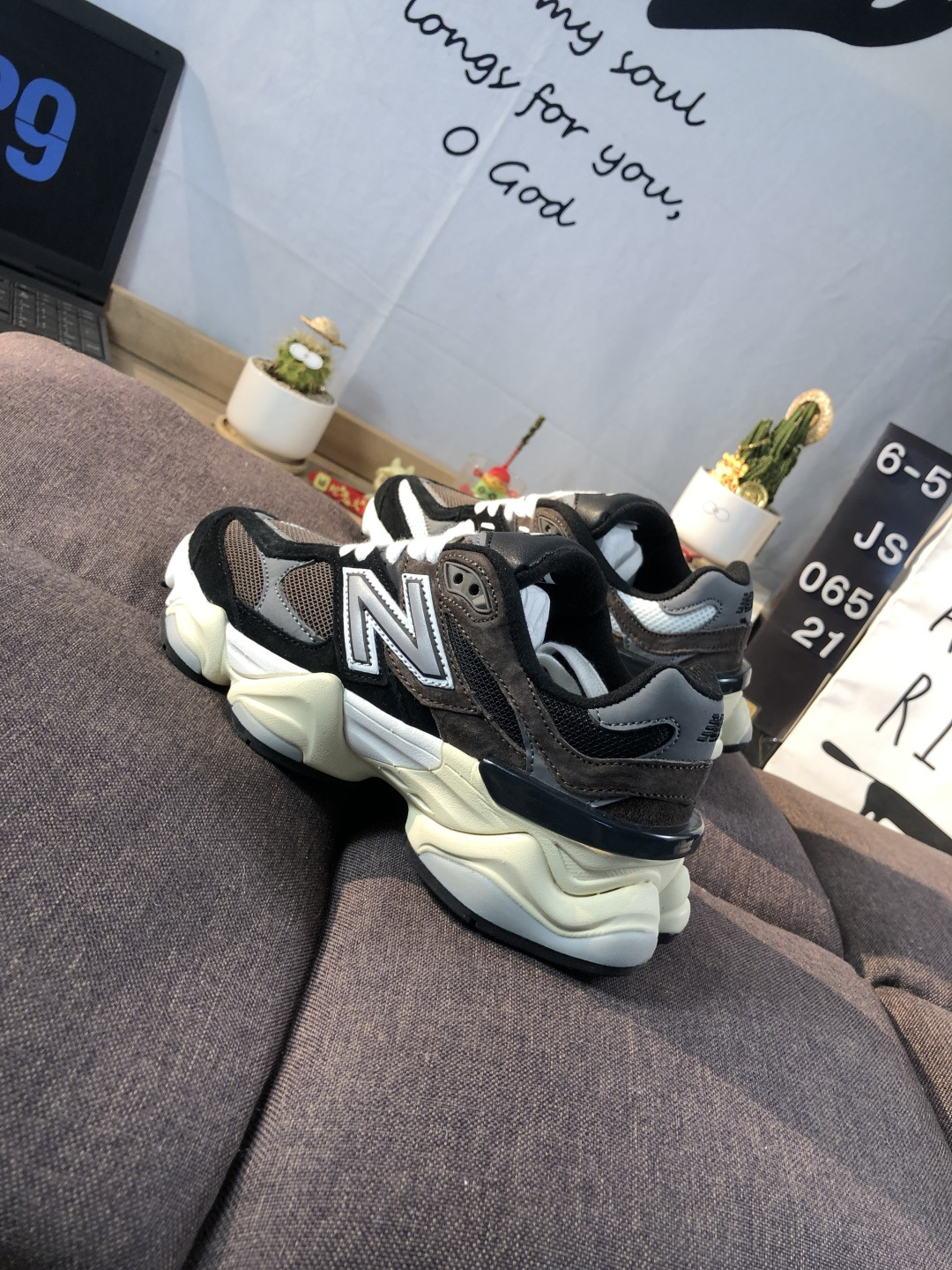 New Balance 9060 Chunky Sneakers Black