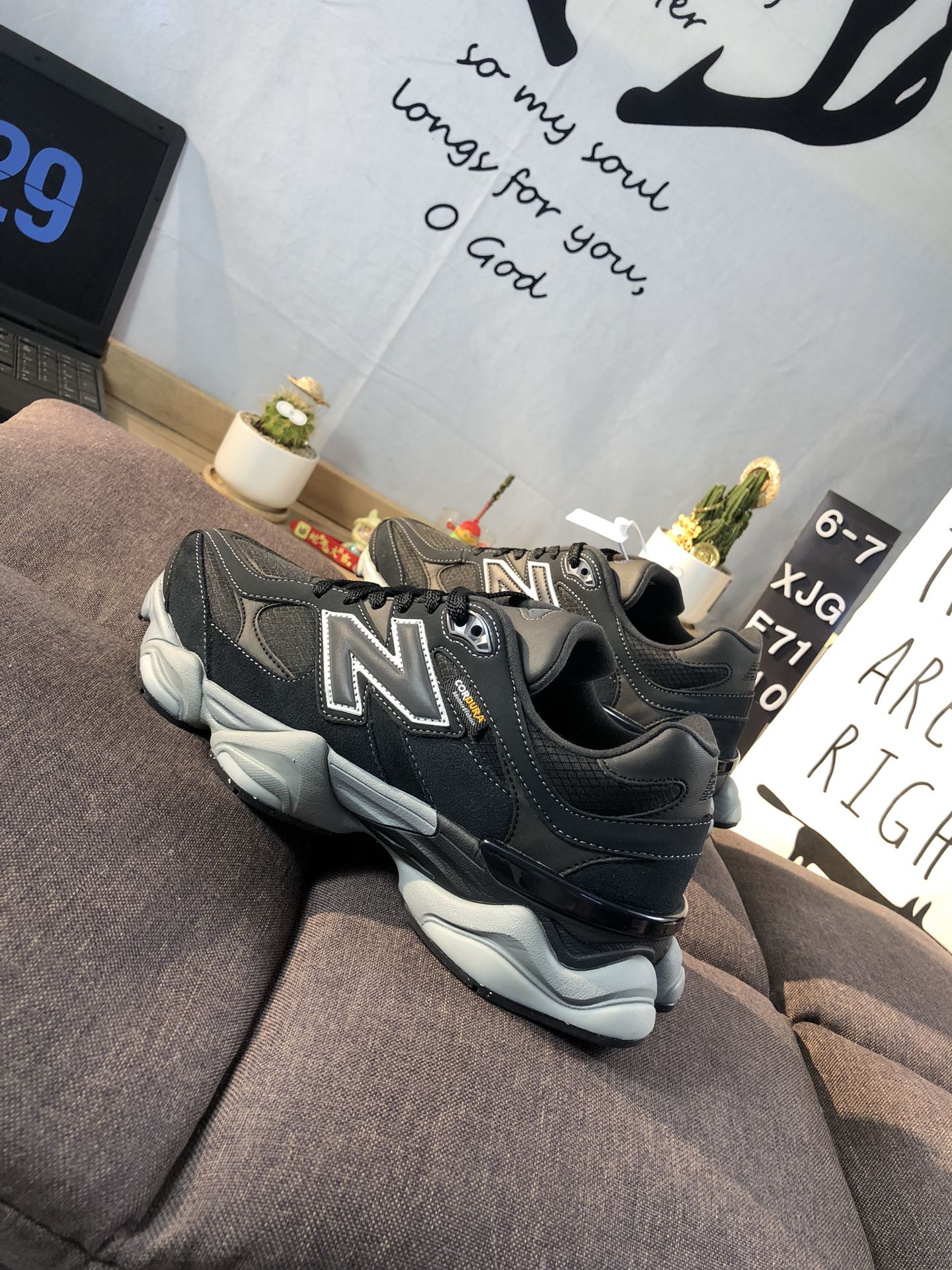 New Balance 9060 Retro Runner Black/Grey