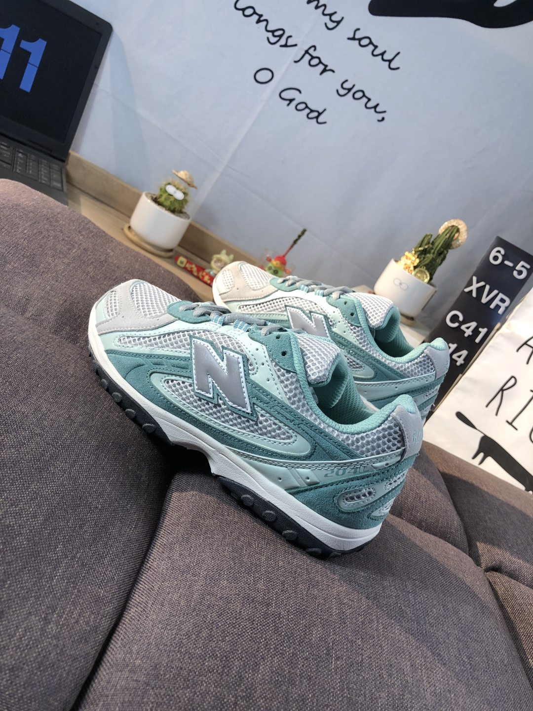 New Balance 204 Retro Runner Teal