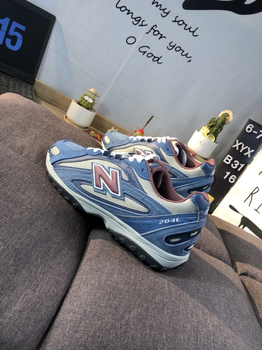 New Balance 204L Low-Top Sneakers Blue