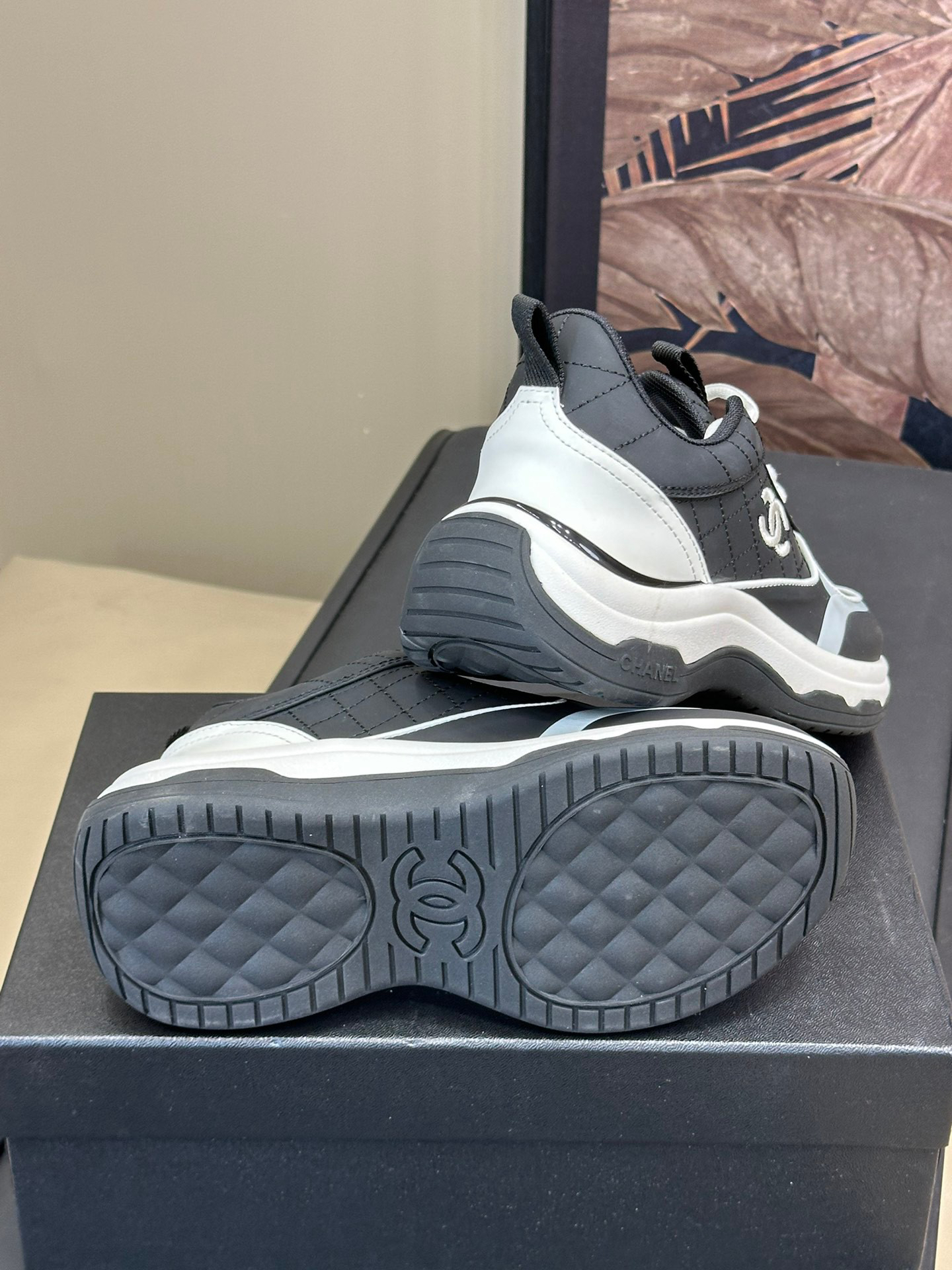 Chanel SS25 CC Logo Sneakers Black/White