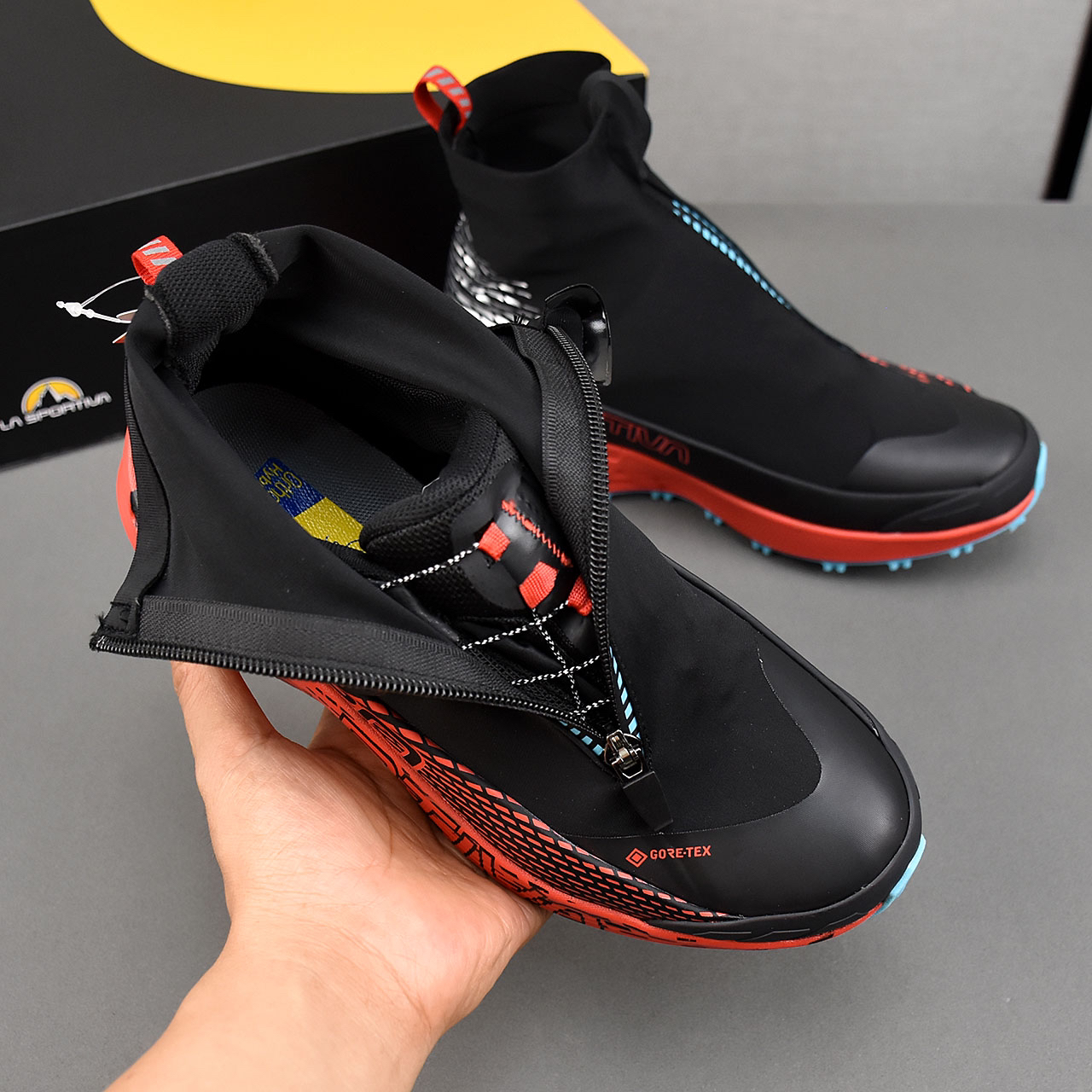 La Sportiva Cyklon GTX Boots Black/Red/Blue