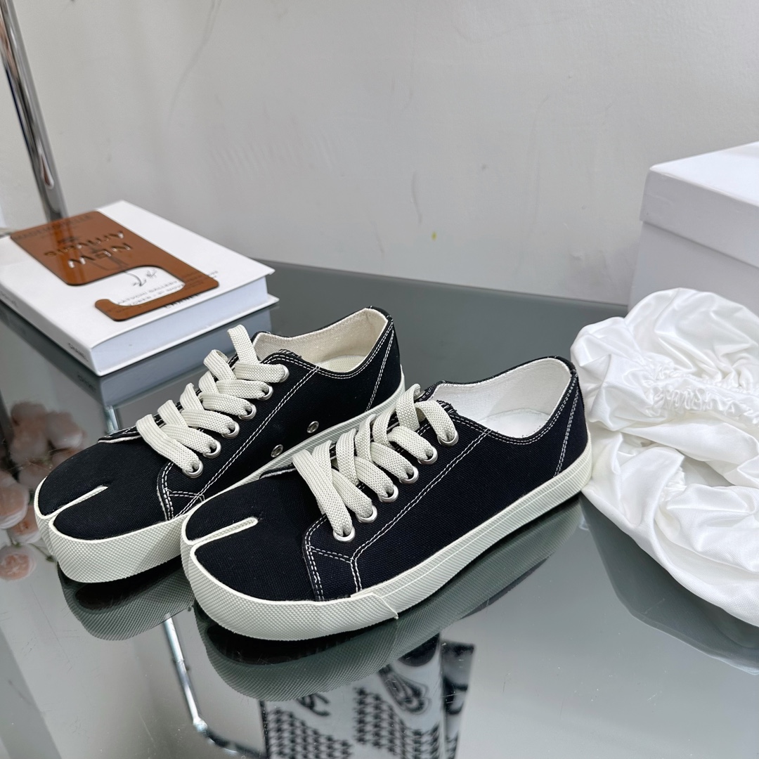 MM6 Maison Margiela Tabi Canvas Sneakers Black