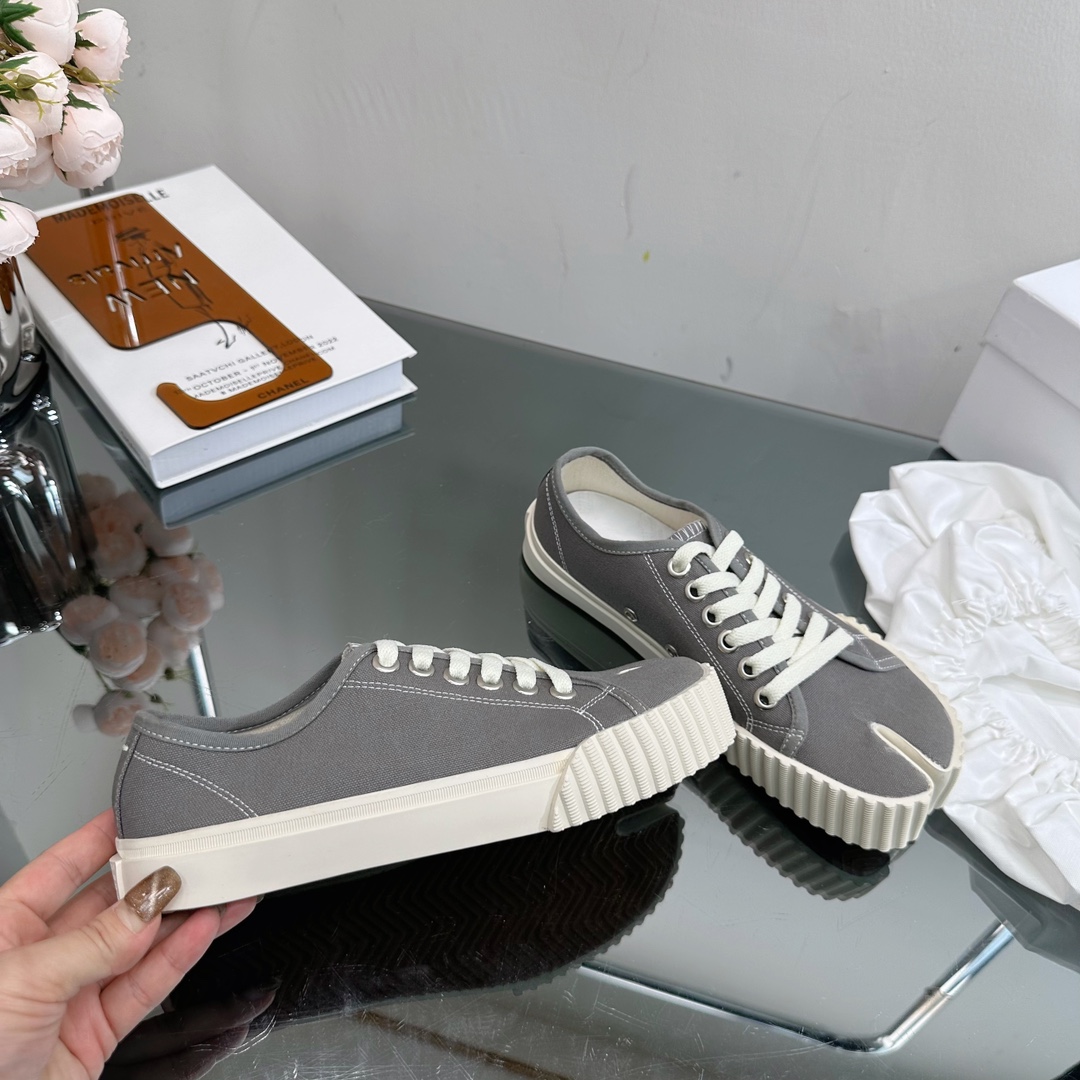 Maison Margiela MM6 Tabi Canvas Sneakers Gray