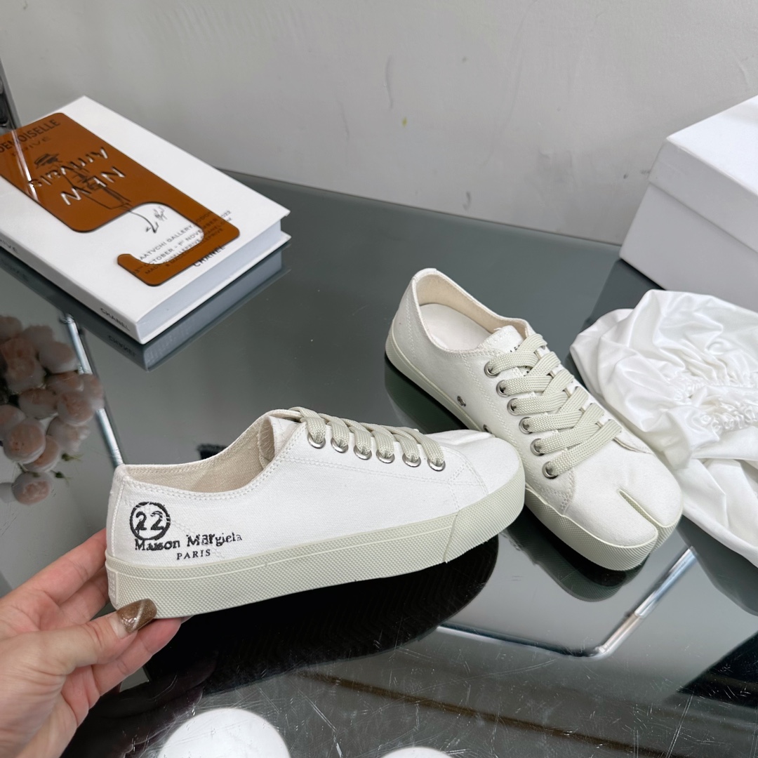 Maison Margiela MM6 Tabi Canvas Sneakers White
