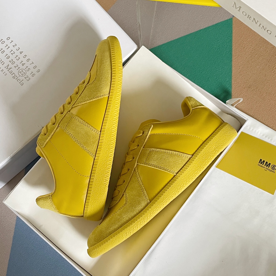 MM6 Maison Margiela T-Toe Trainer Sneakers Yellow