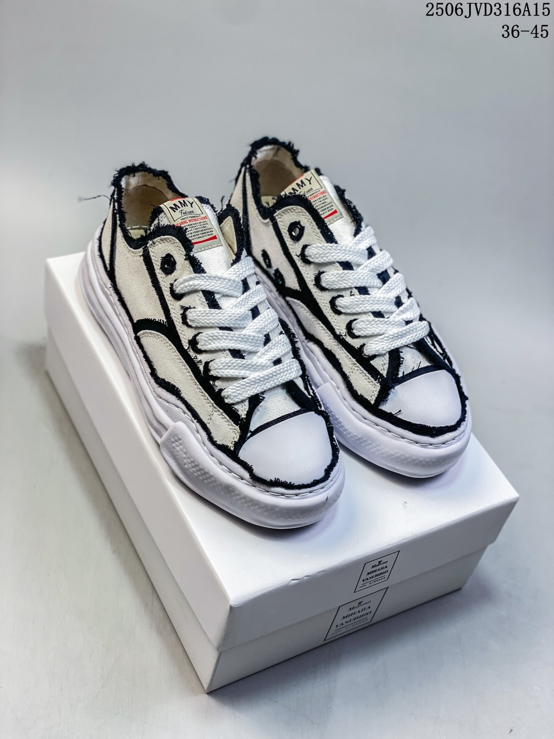 Maison Mihara Yasuhiro Original Sole Canvas Low Sneakers Black White