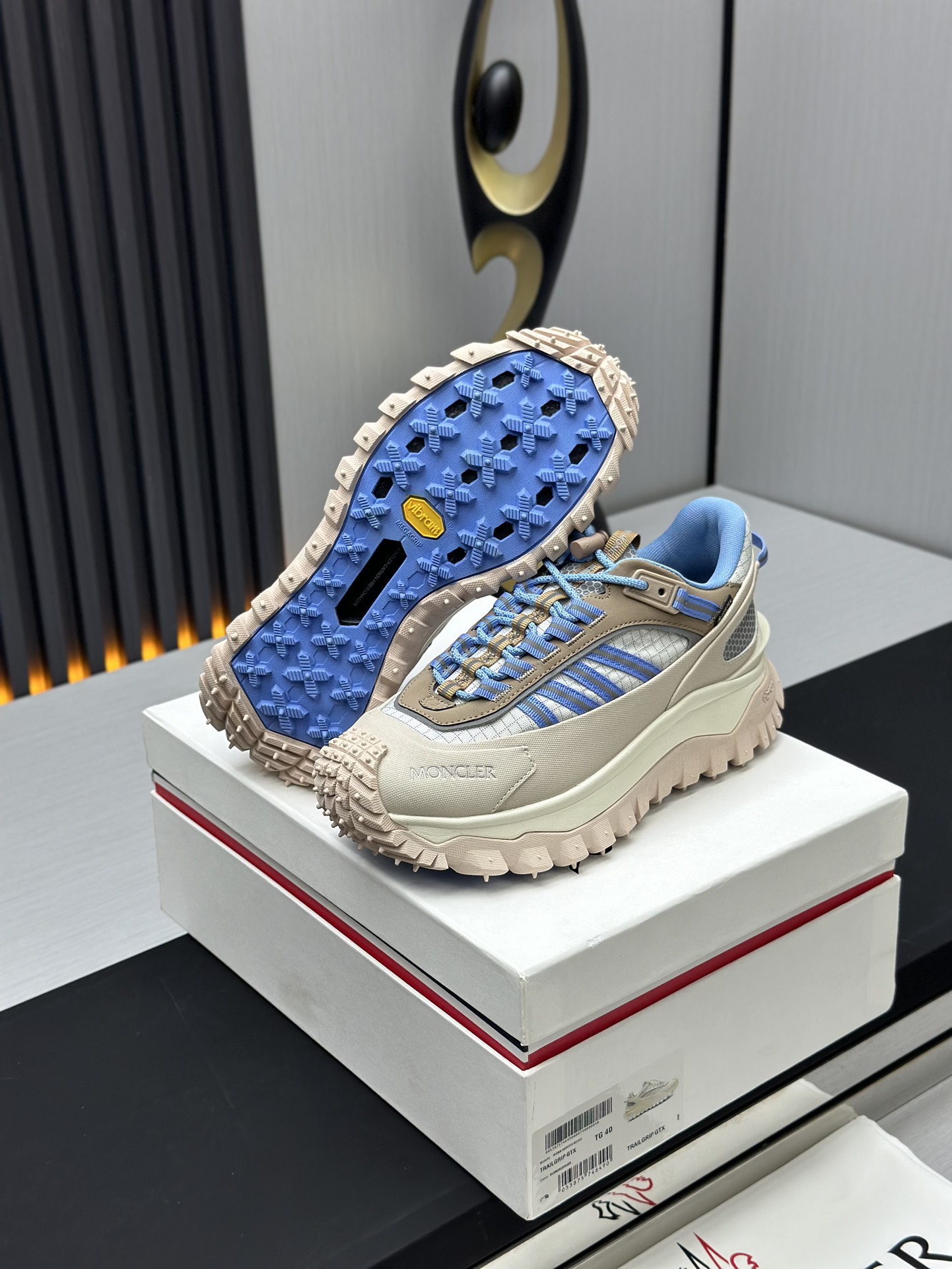 Moncler Trailgrip GTX Sneakers Beige/Blue