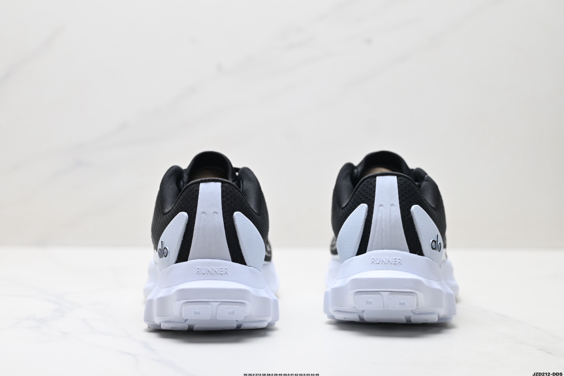Alo Yoga Alo Runner Breathable Running Shoes Black/White
