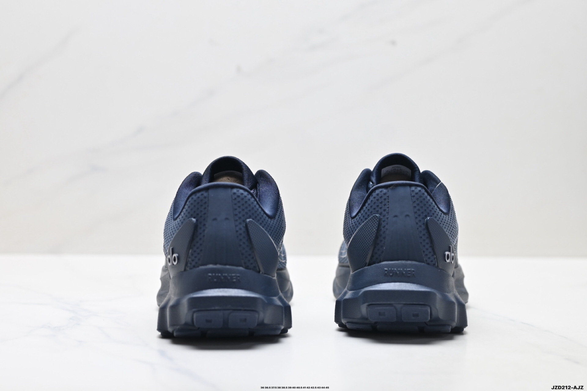 Alo Yoga Alo Runner Mesh Sneakers Navy