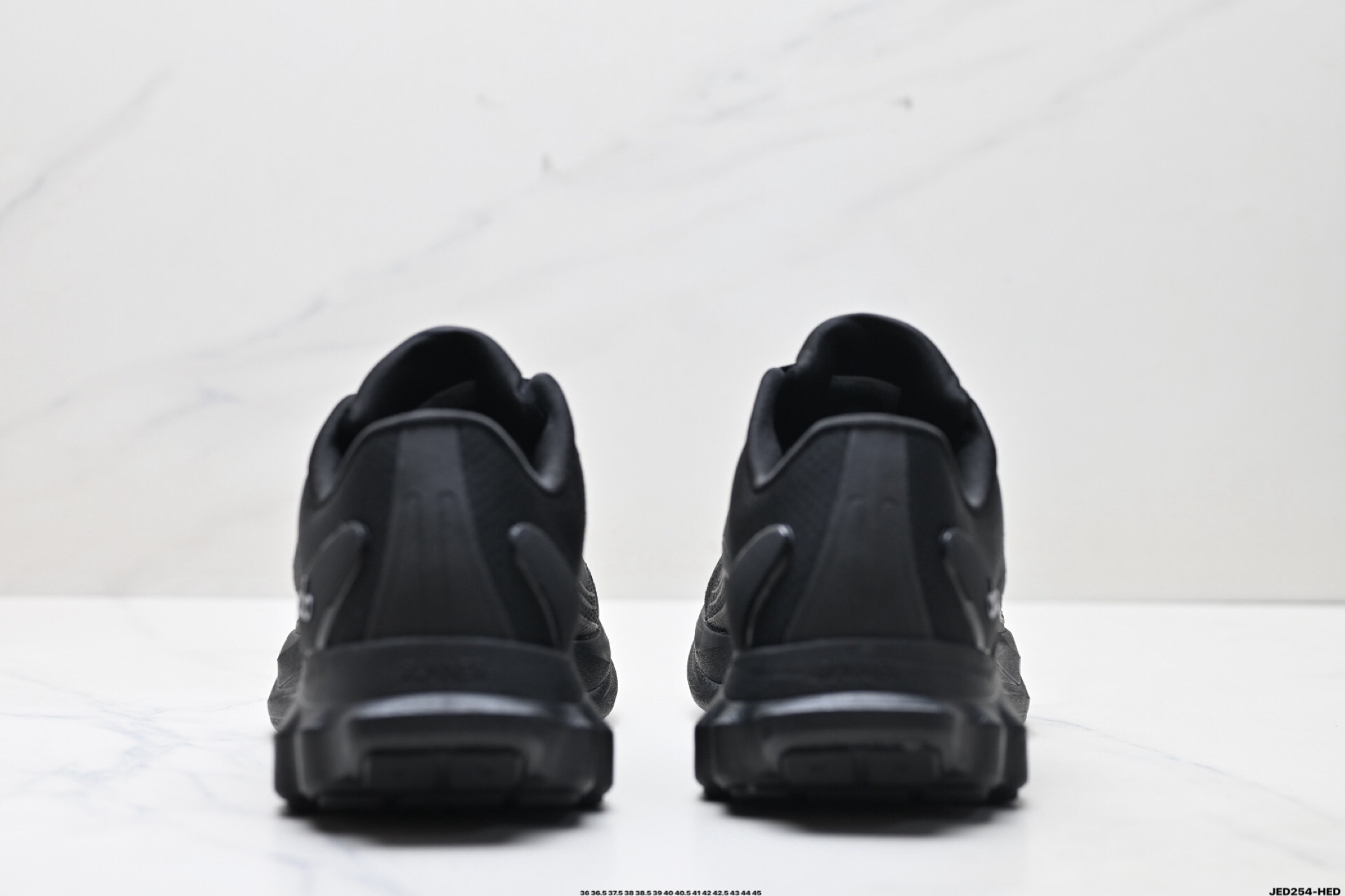 Alo Yoga Runner Low-Top Shoes Black