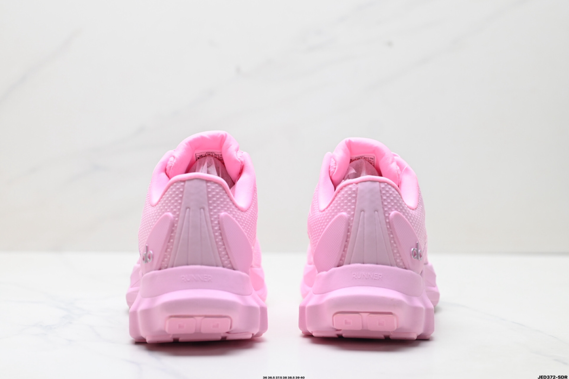 Alo Yoga Alo Runner Breathable Cushioned Sneakers Pink