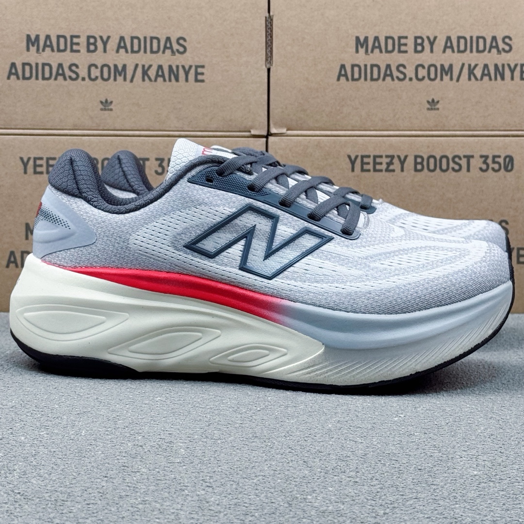 New Balance FuelCell MMORX Runner Gray