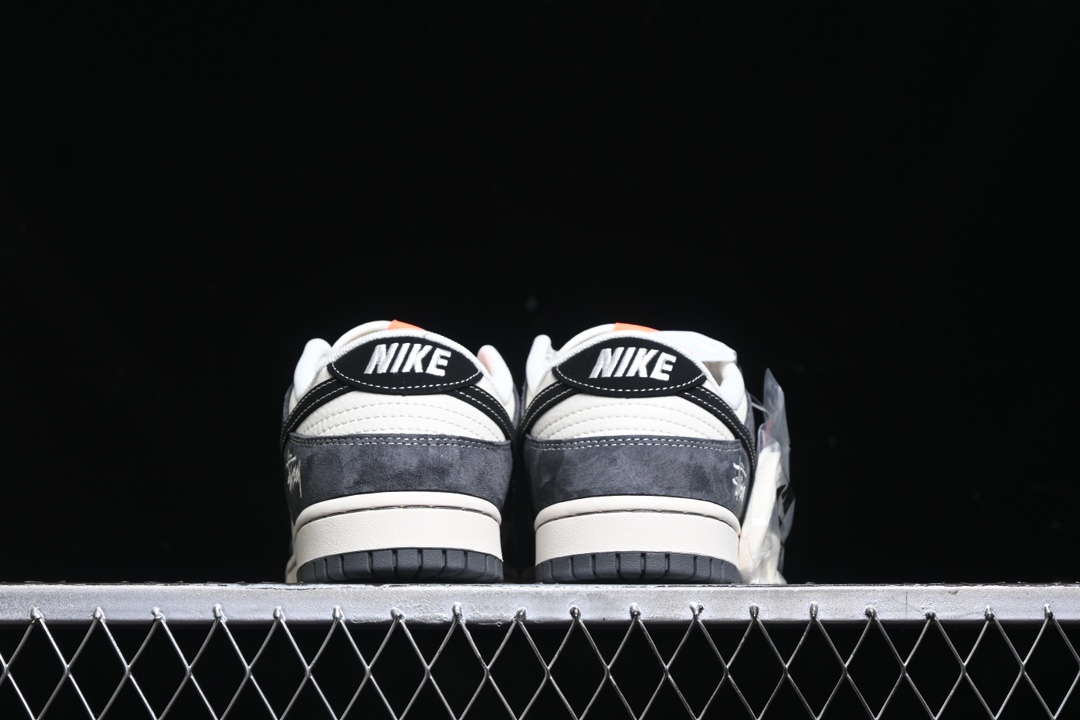 Nike SB Dunk Low x Stussy Suede Skate Shoes Gray