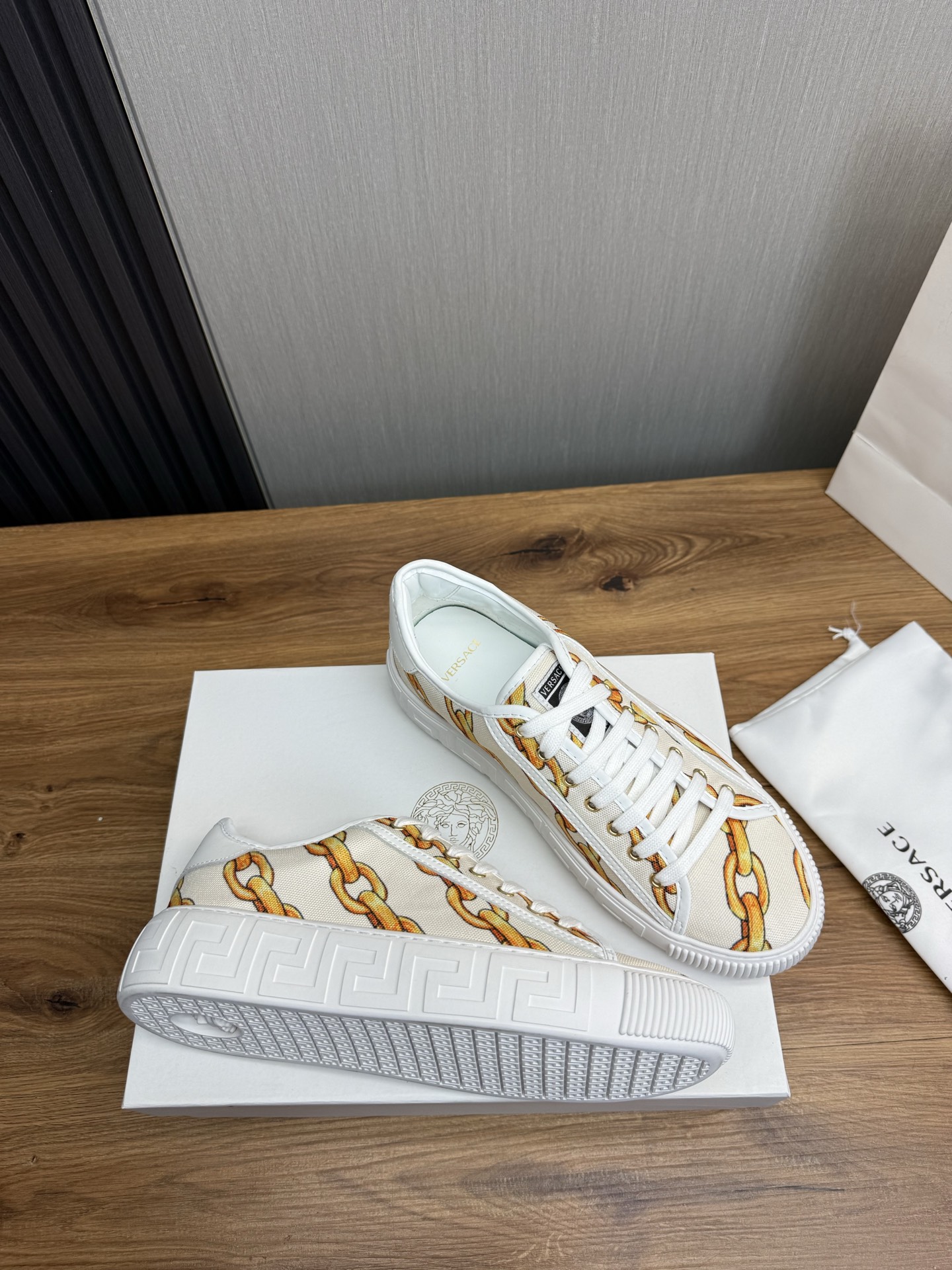 Versace Chain Print Low-Top Sneakers Multicolor