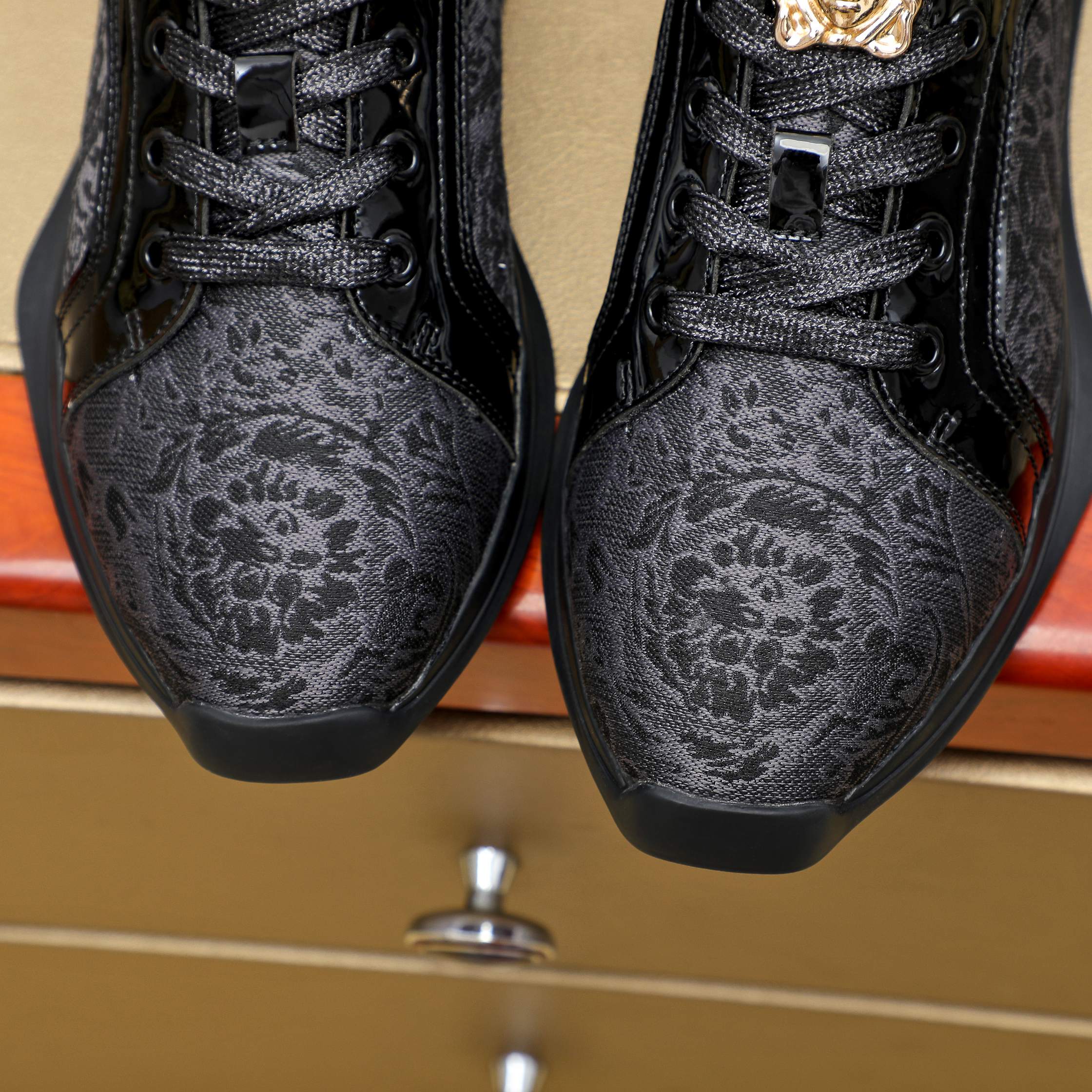 Versace Medusa Low-Top Sneakers Black