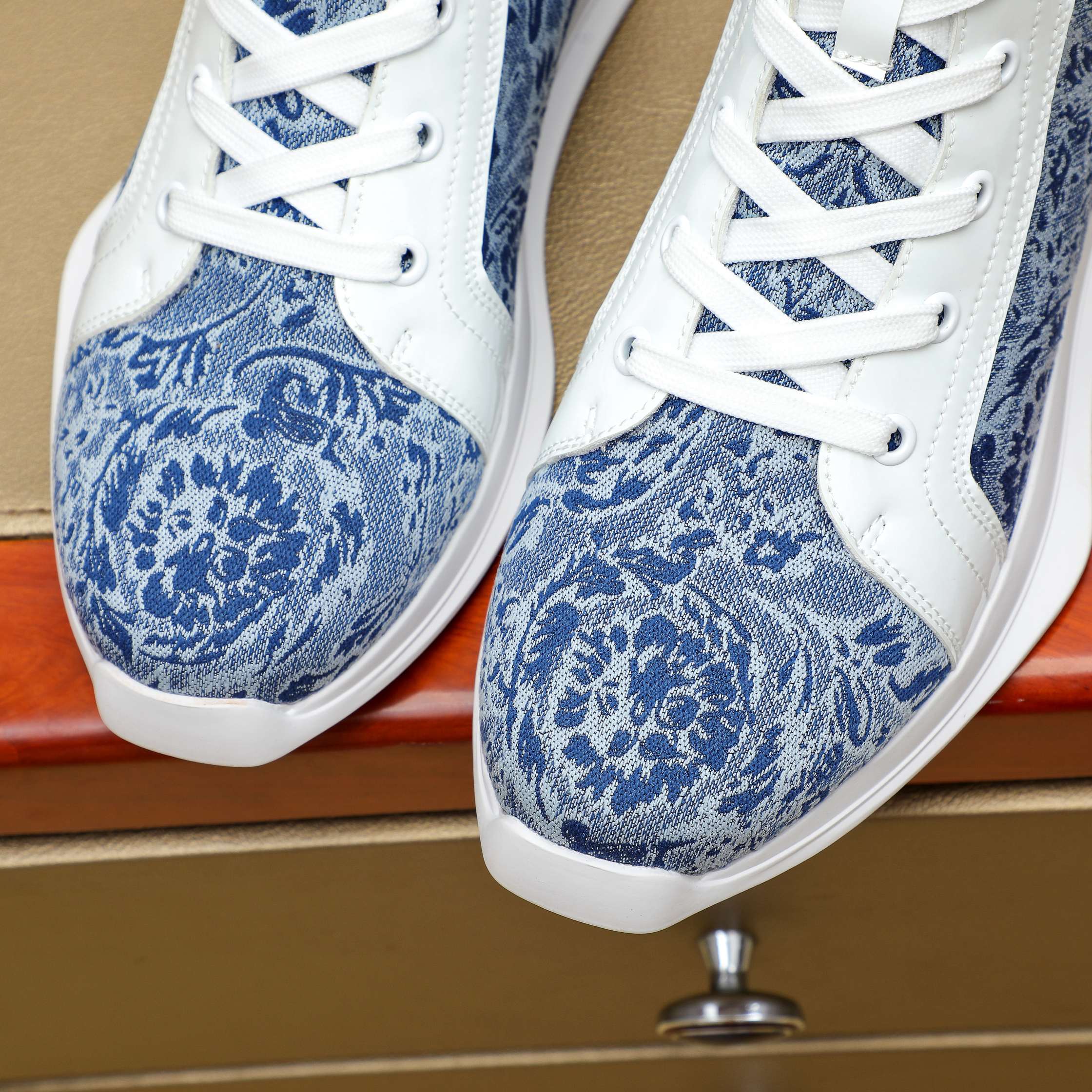 Versace Medusa High-Top Sneakers Blue/White