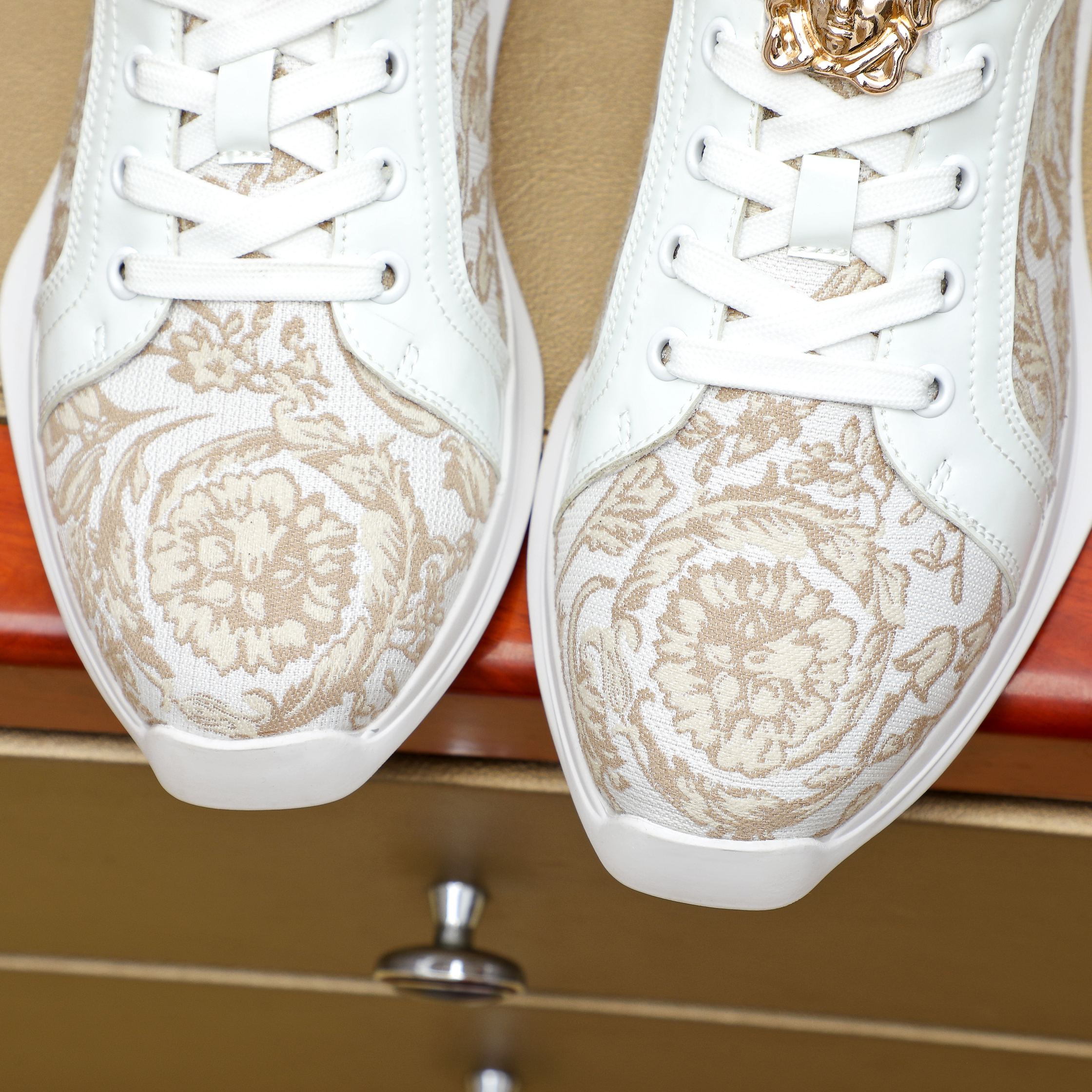 Versace Medusa Jacquard Sneakers White/Gold