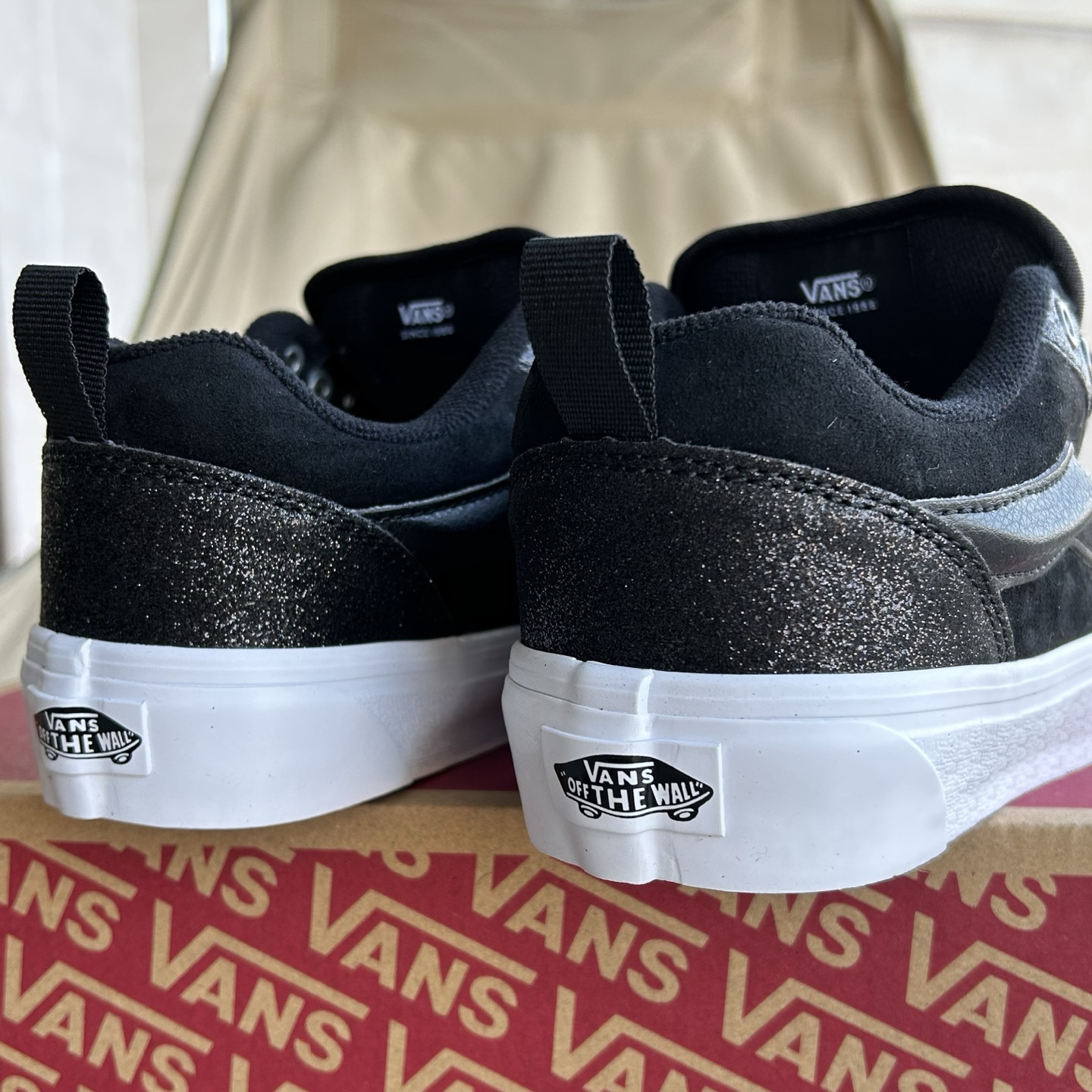 Vans Knu Skool Low-Top Skate Shoes Black/White