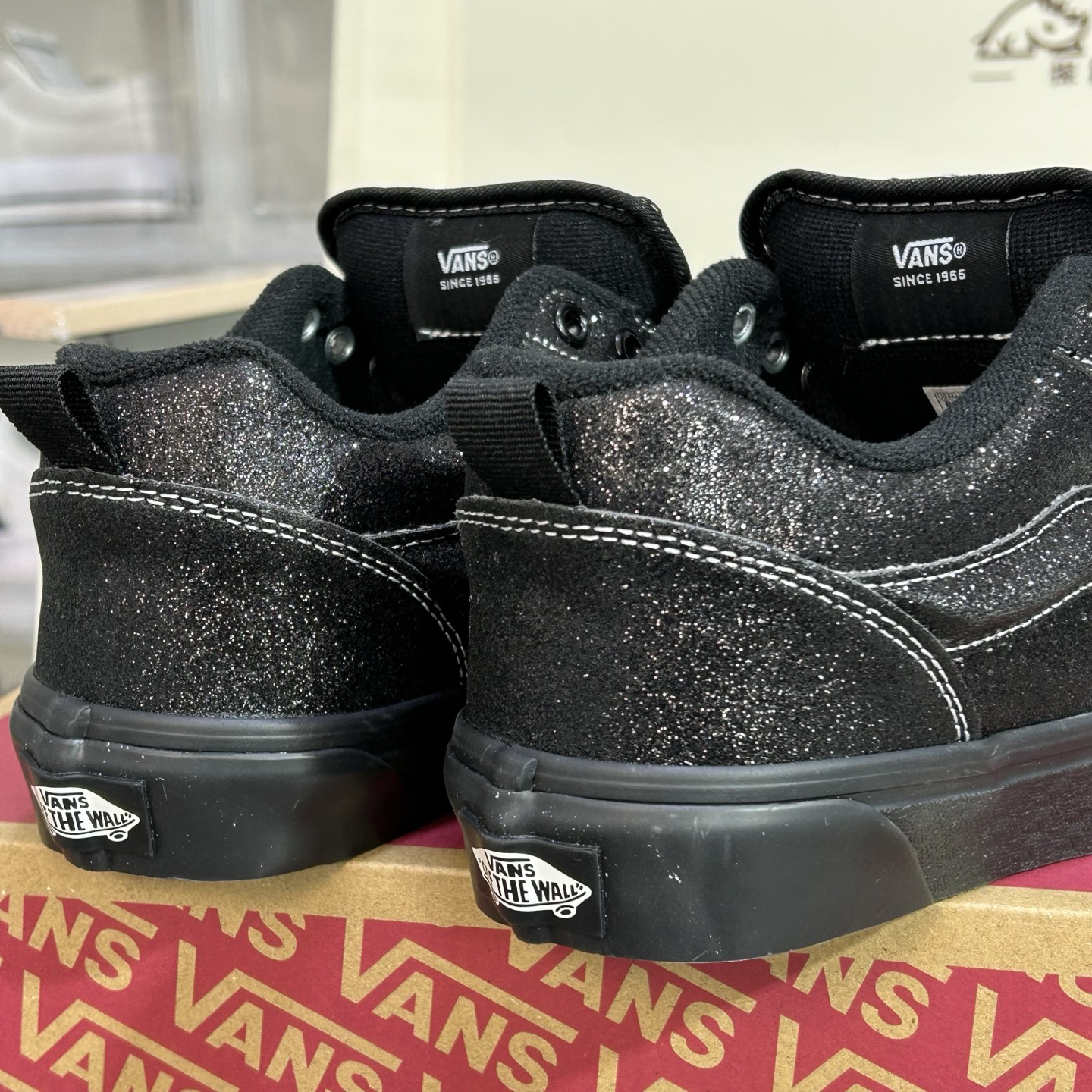 Vans Knu Skool Low-Top Skate Shoes Black Glitter