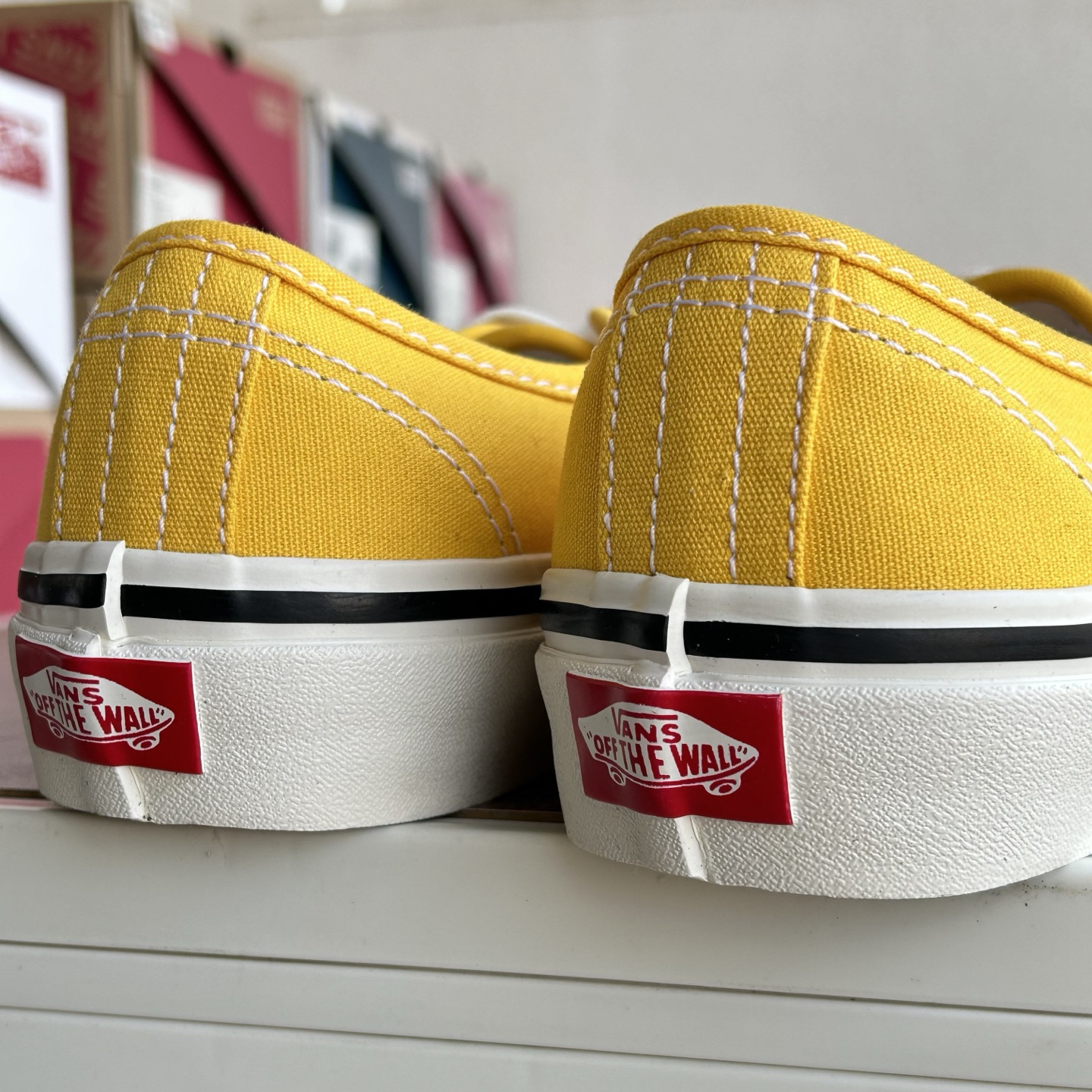 Vans Authentic 44 DX Low-Top Sneakers Yellow