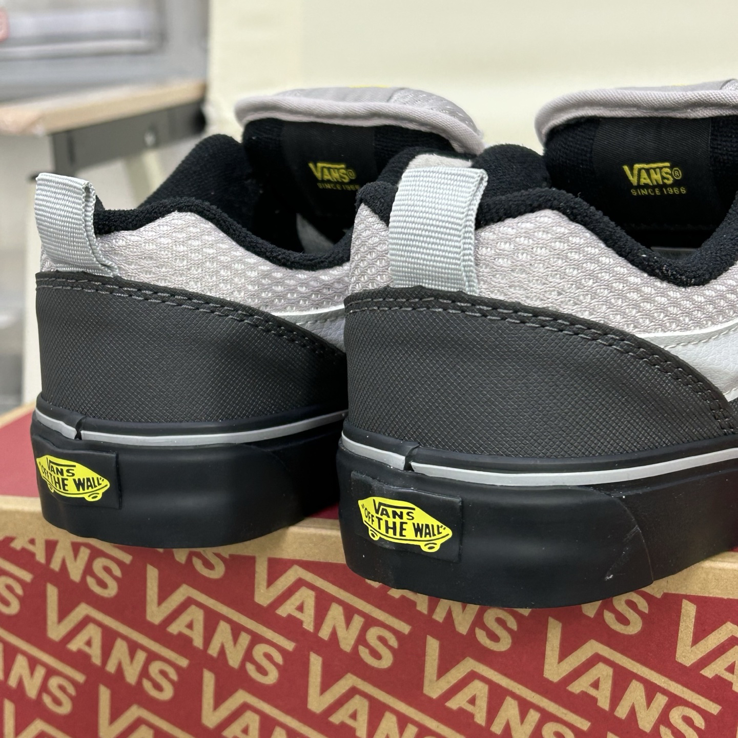Vans Knu Skool Low-Top Skate Shoes Black/Grey