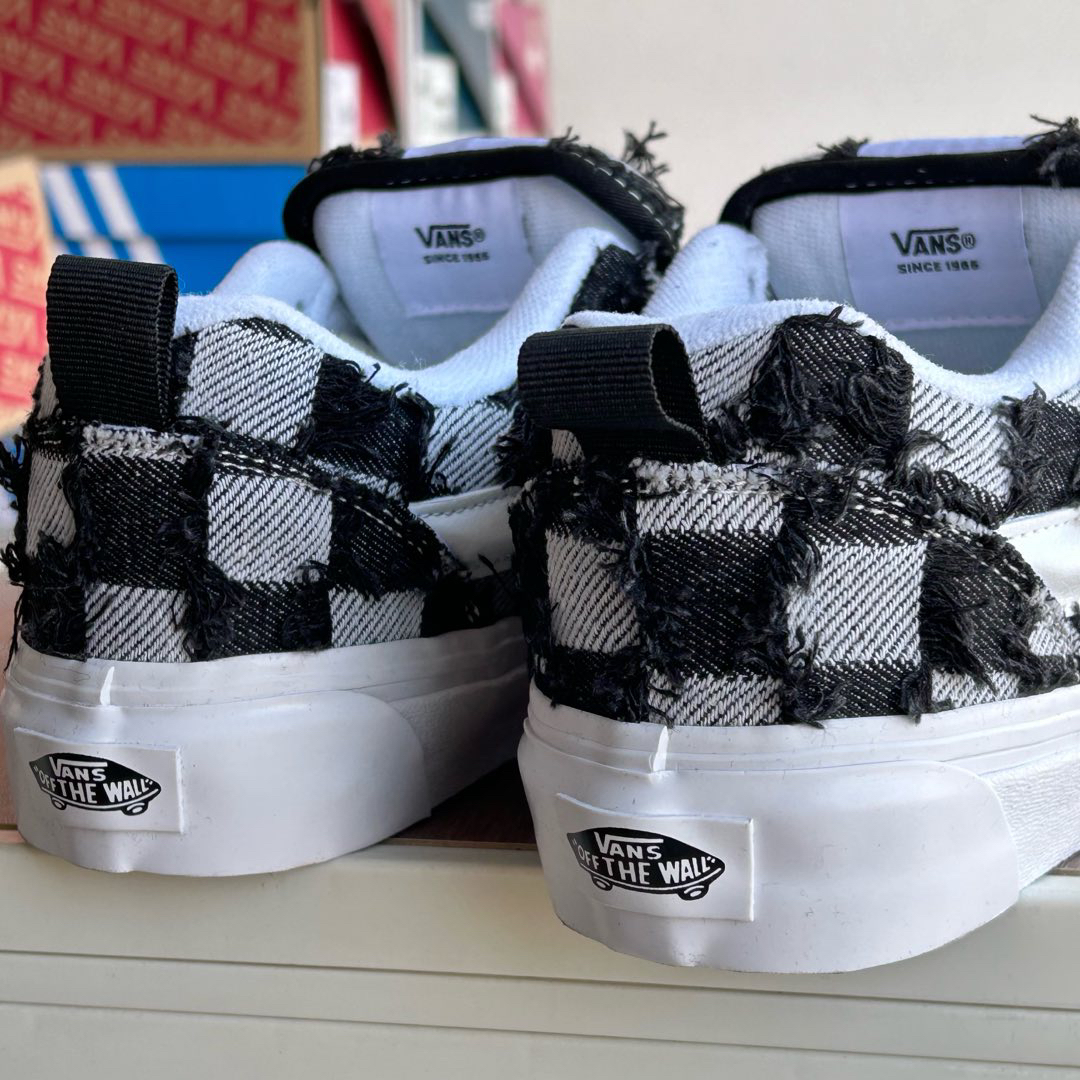Vans Knu Skool Low Skate Shoes Black/White