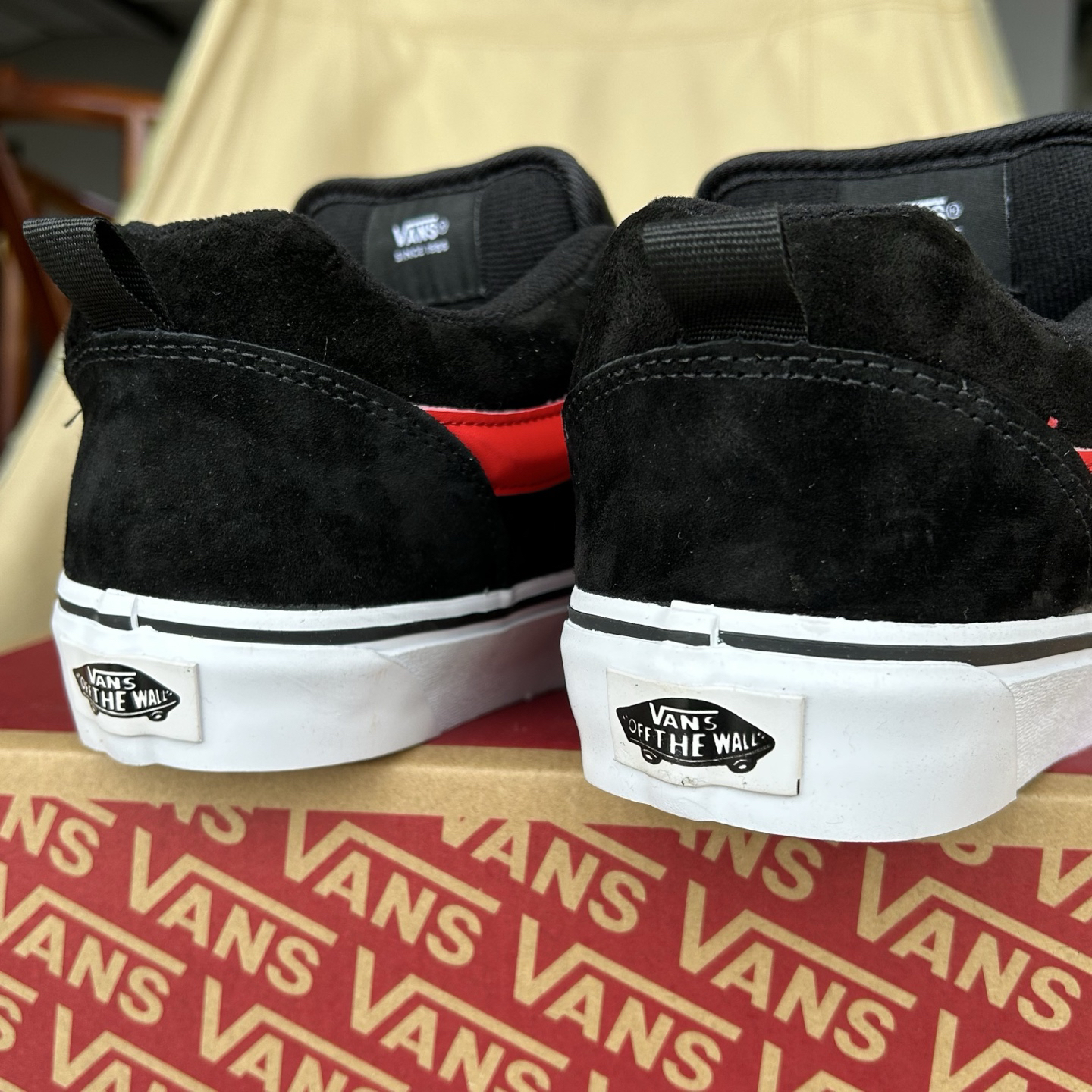 Vans Knu Skool Low Skate Shoes Black/Red