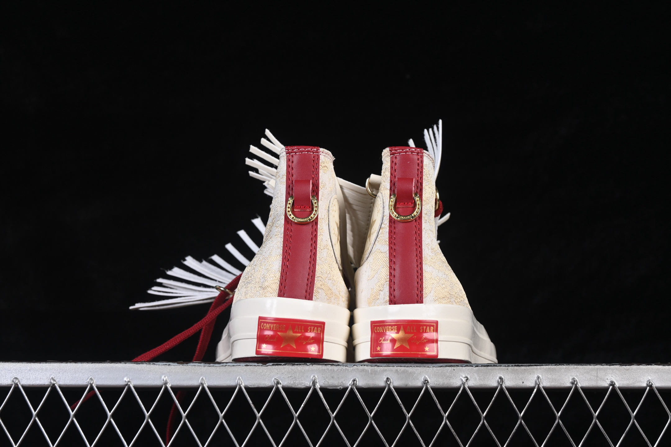 Converse Chuck 70 Stars Court High-Top Sneakers Beige/Red