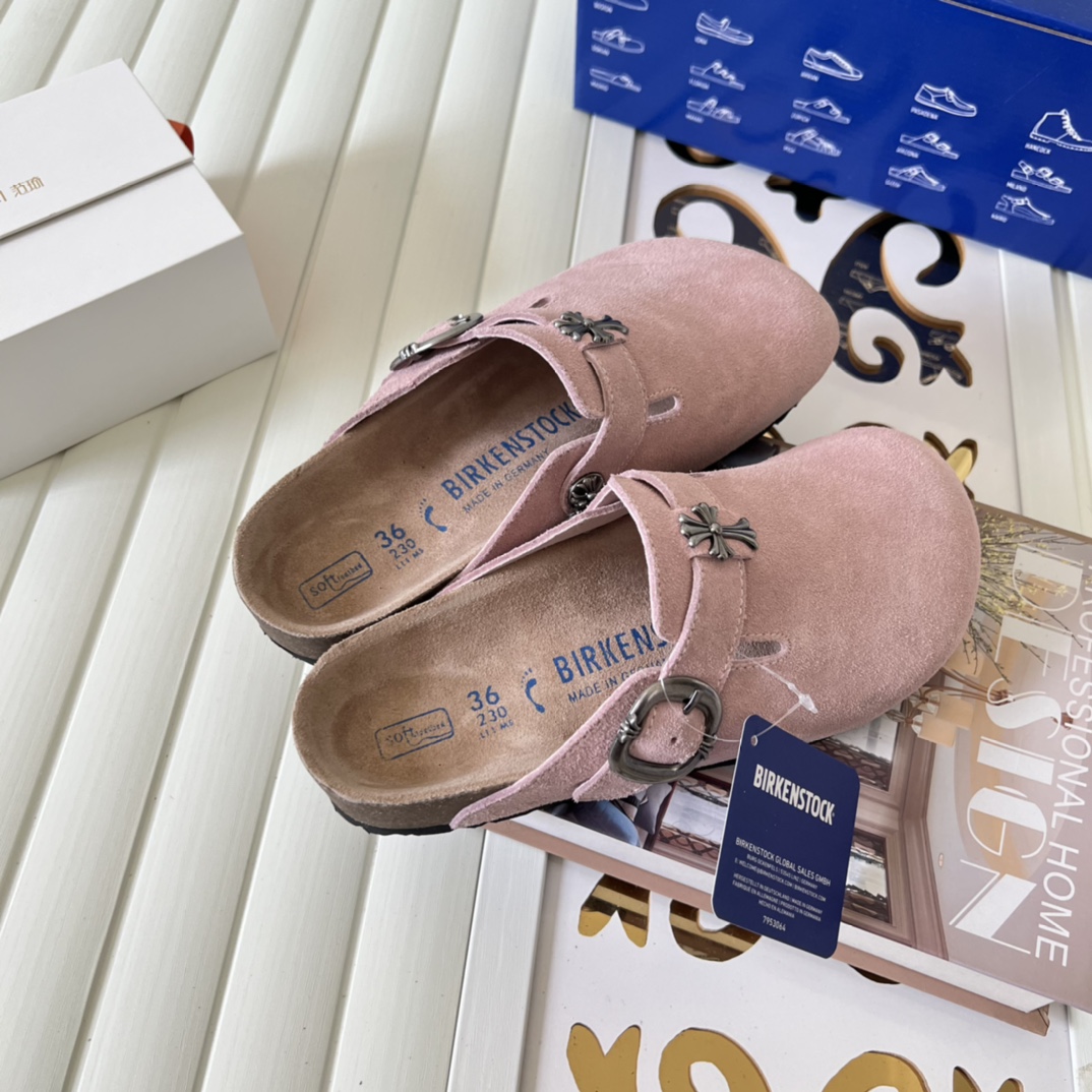 Birkenstock Suede Clogs Pink