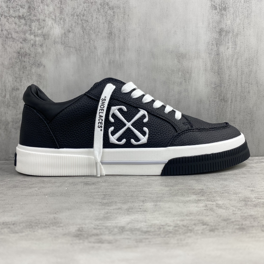 Off-White Low Vulcanized Sneakers Black