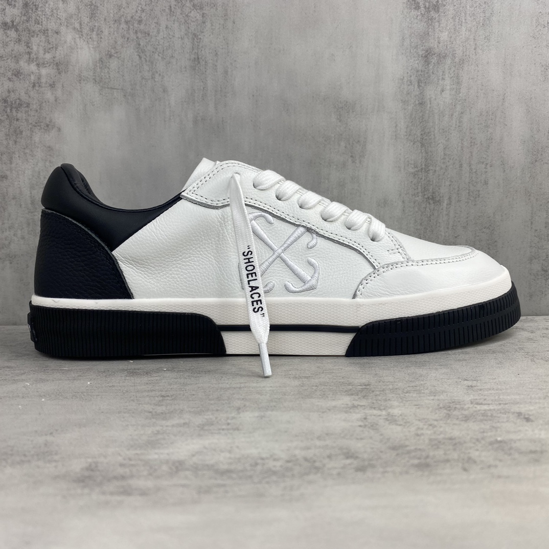 Off-White Low Vulcanized Sneakers White/Black
