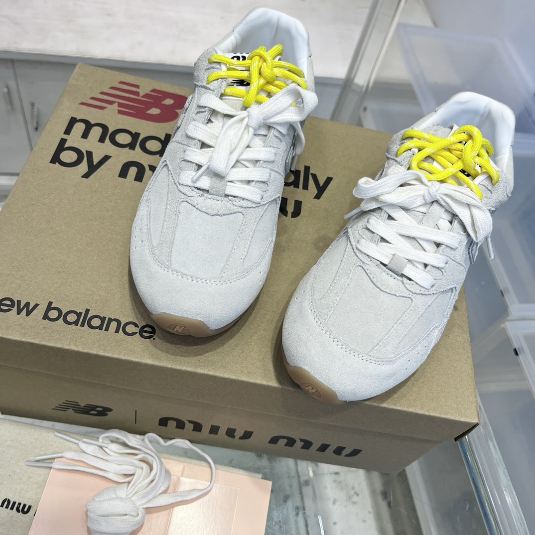 Miu Miu x New Balance 530 Suede Sneakers White/Yellow