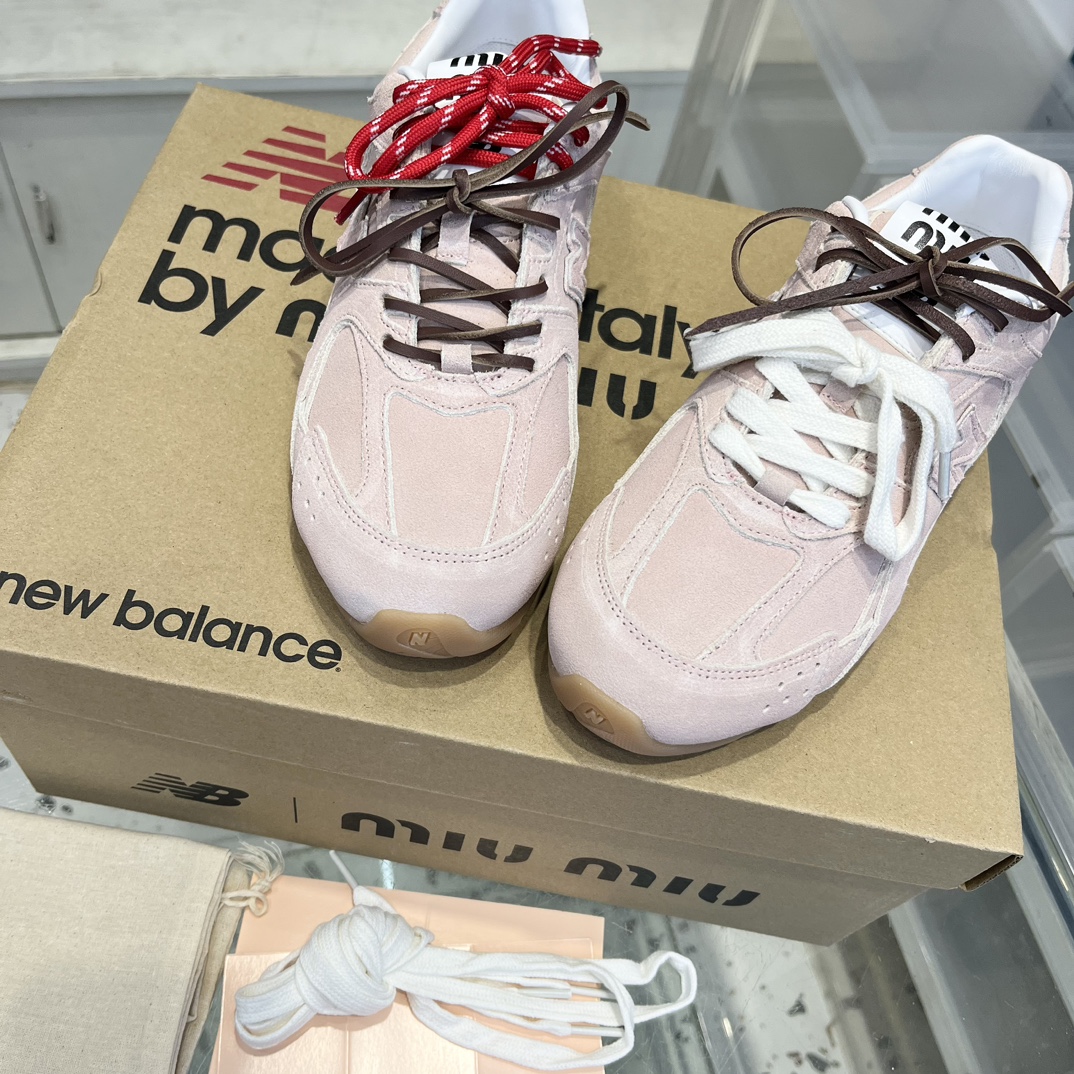 Miu Miu x New Balance 530 Suede Sneakers Pink