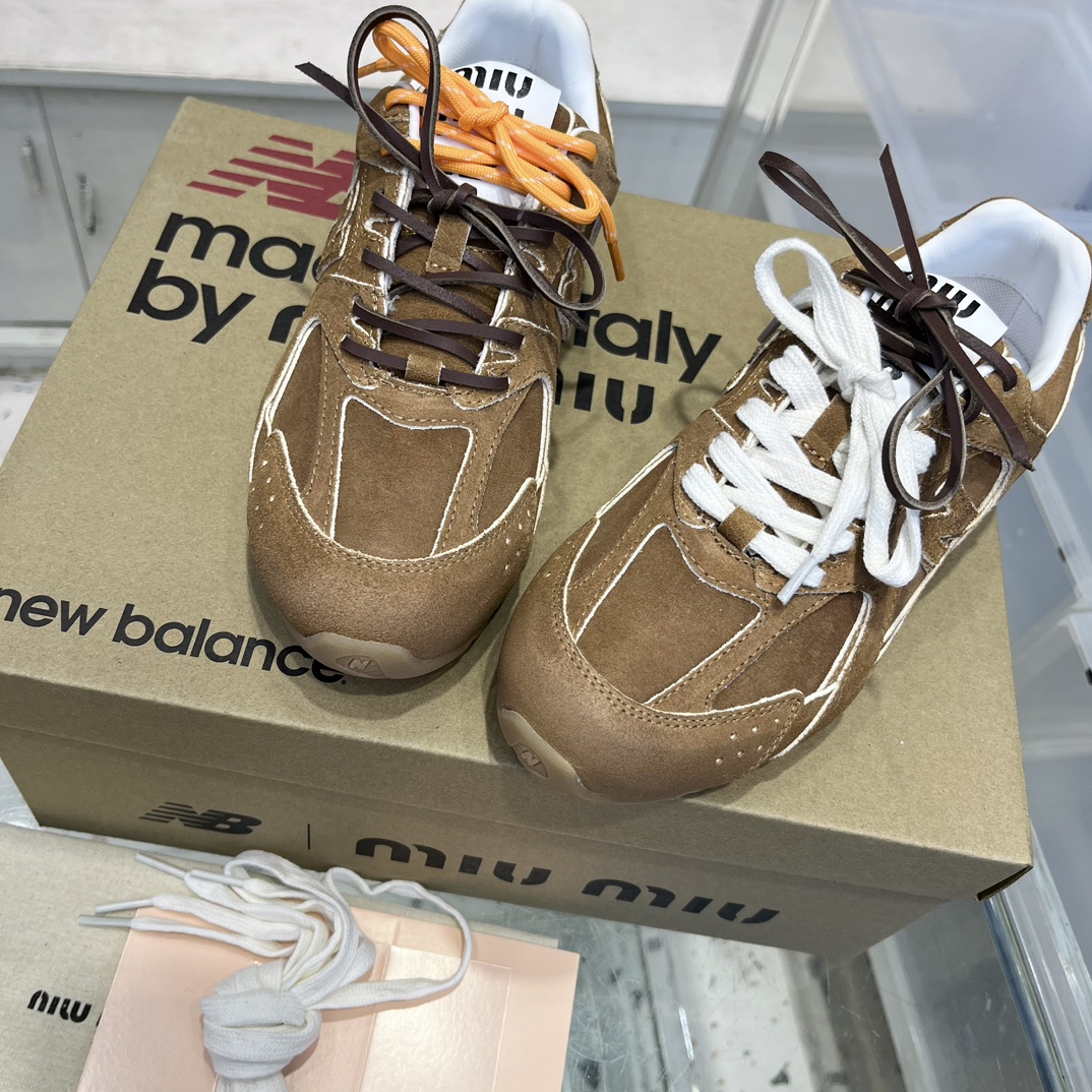 Miu Miu x New Balance 530 Sneakers Brown