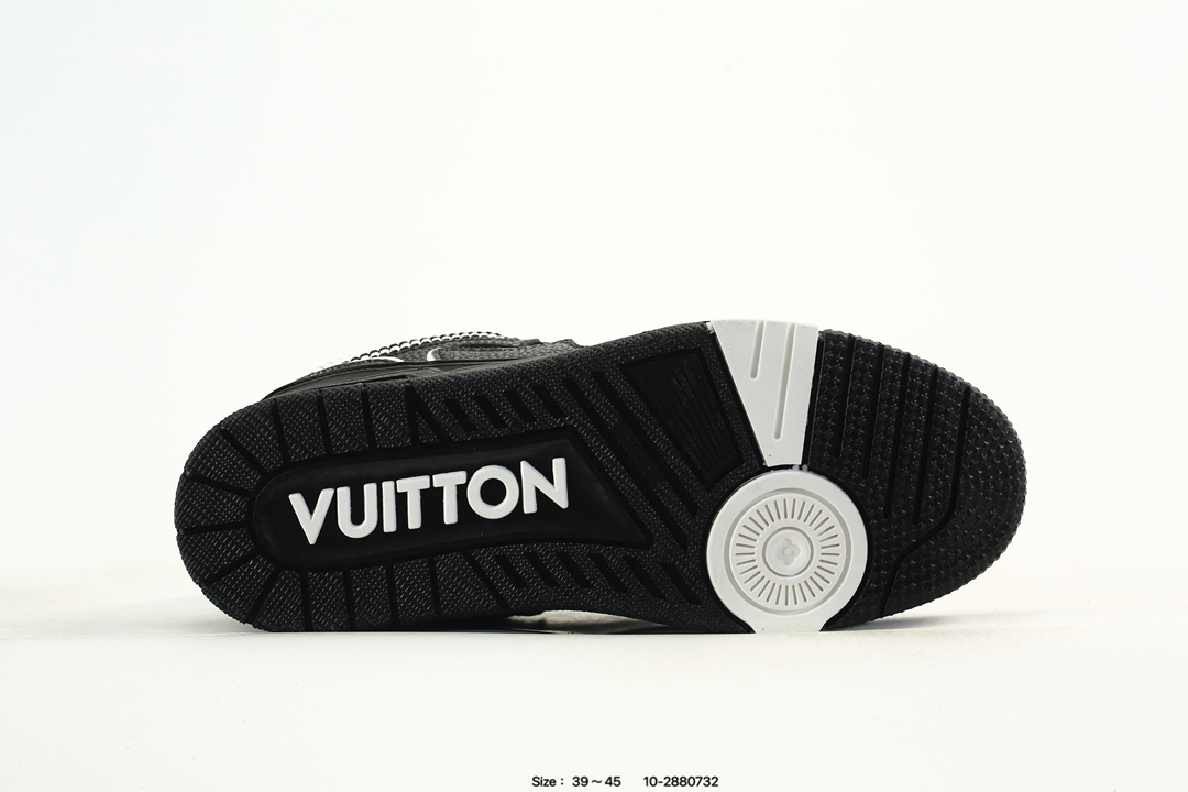 Louis Vuitton Trainer Low Sneakers Black