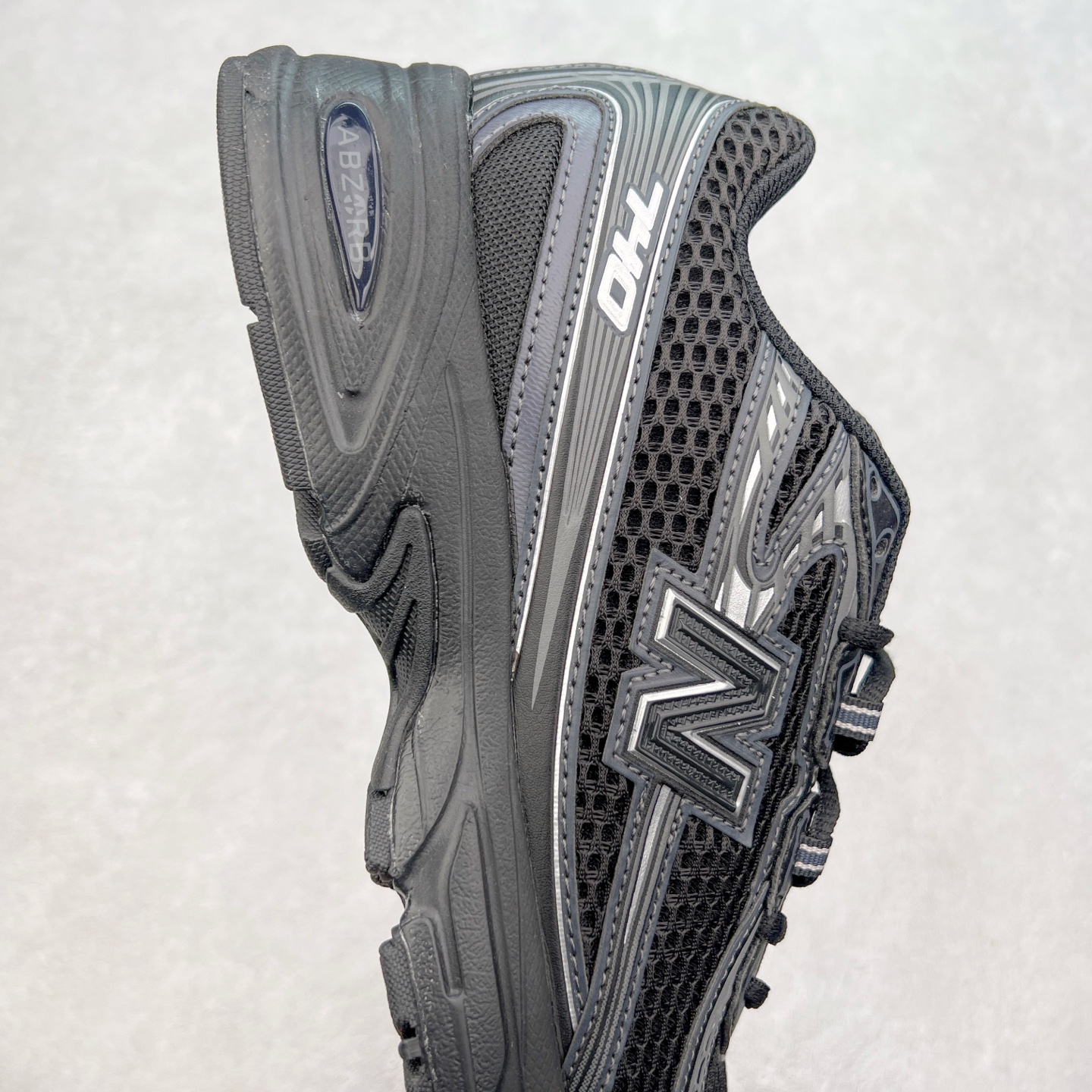 New Balance MR740 Retro Runners Black