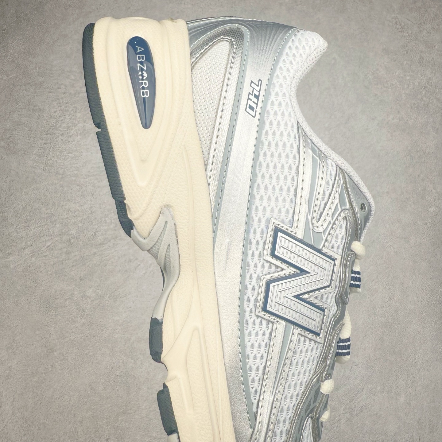 New Balance MR740 Retro Runners Grey